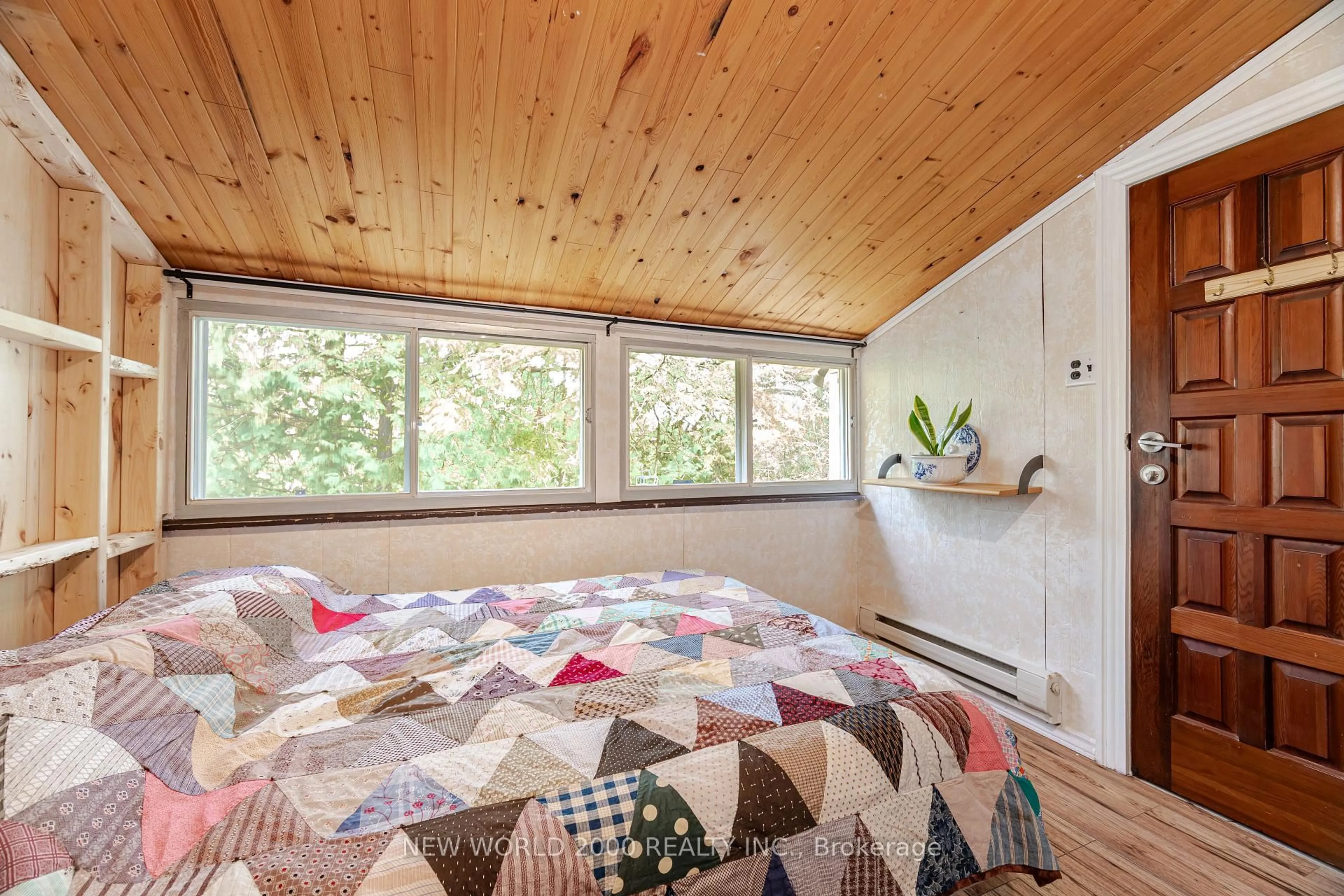 Bedroom with bed, unknown for 4 Chambers Lane, Georgina Ontario L0E 1N0