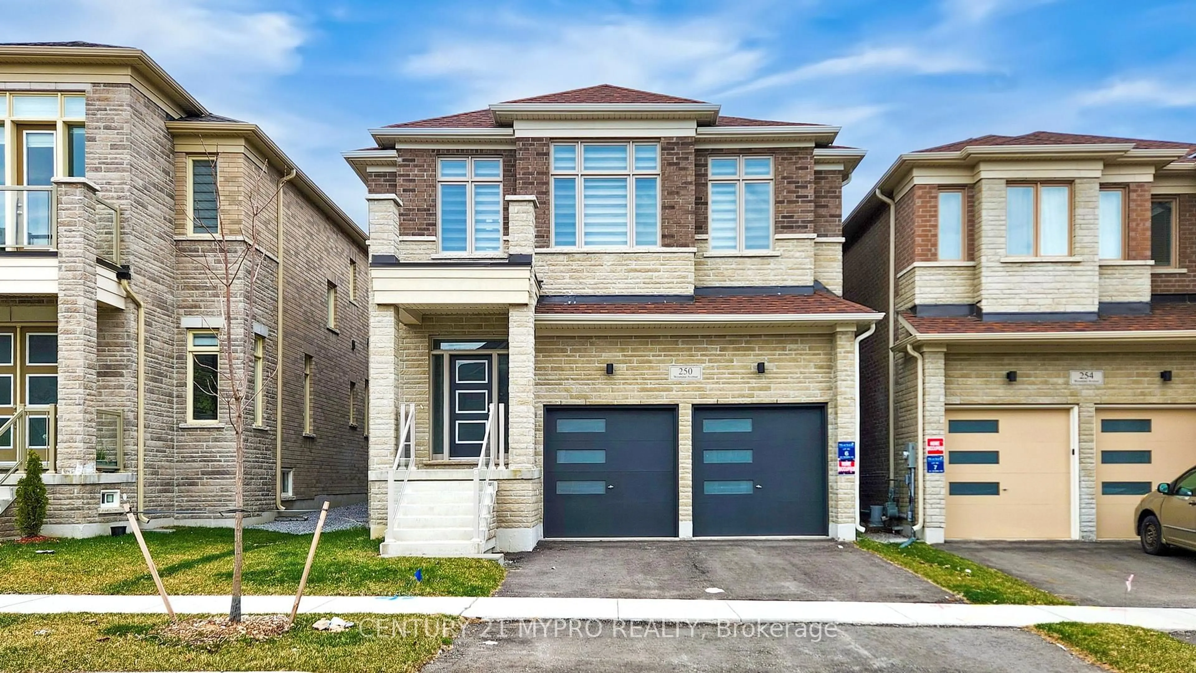 Home with brick exterior material, street for 250 Wesmina Ave, Whitchurch-Stouffville Ontario L4A 5C2