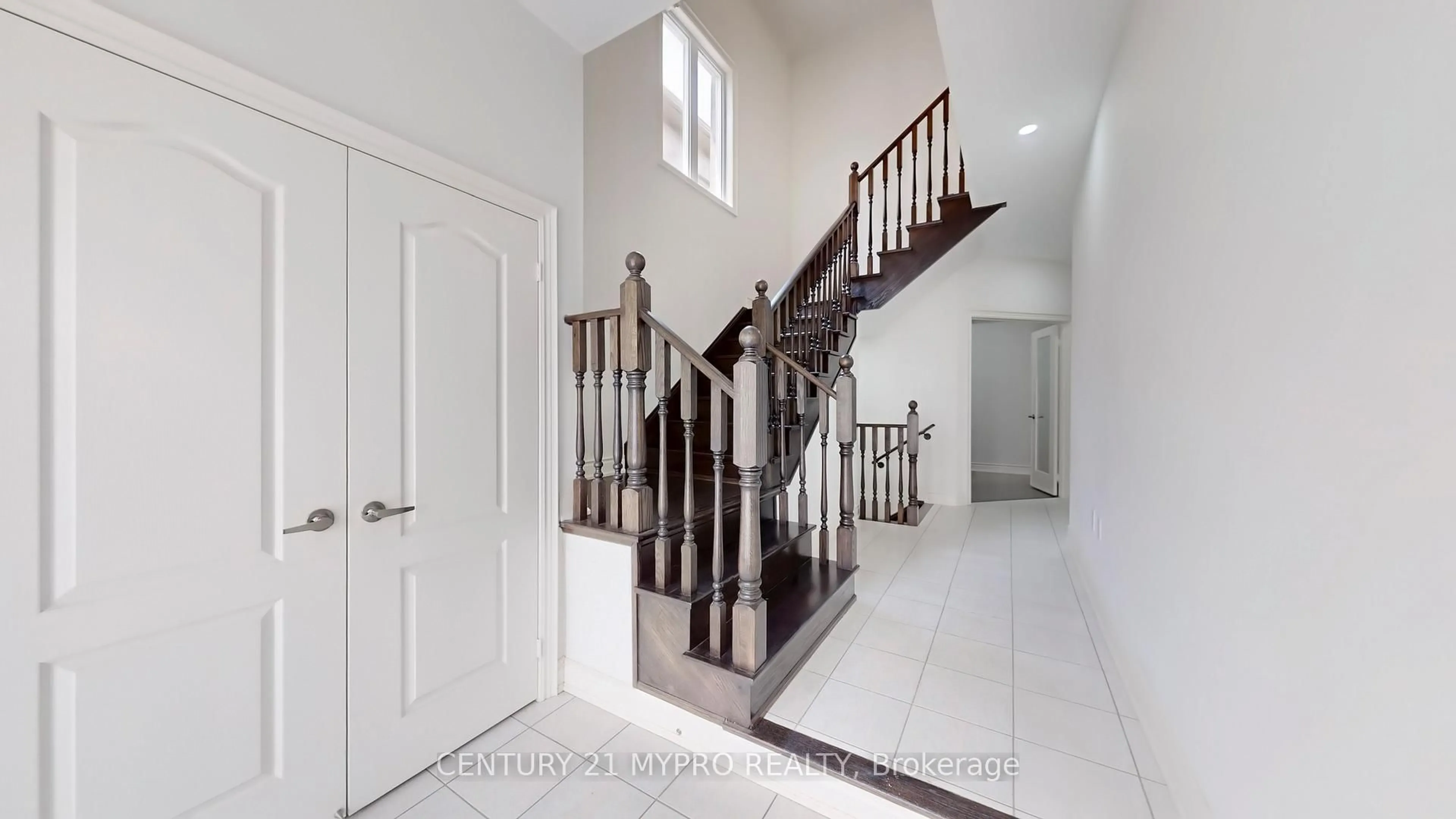 Unknown for 250 Wesmina Ave, Whitchurch-Stouffville Ontario L4A 5C2