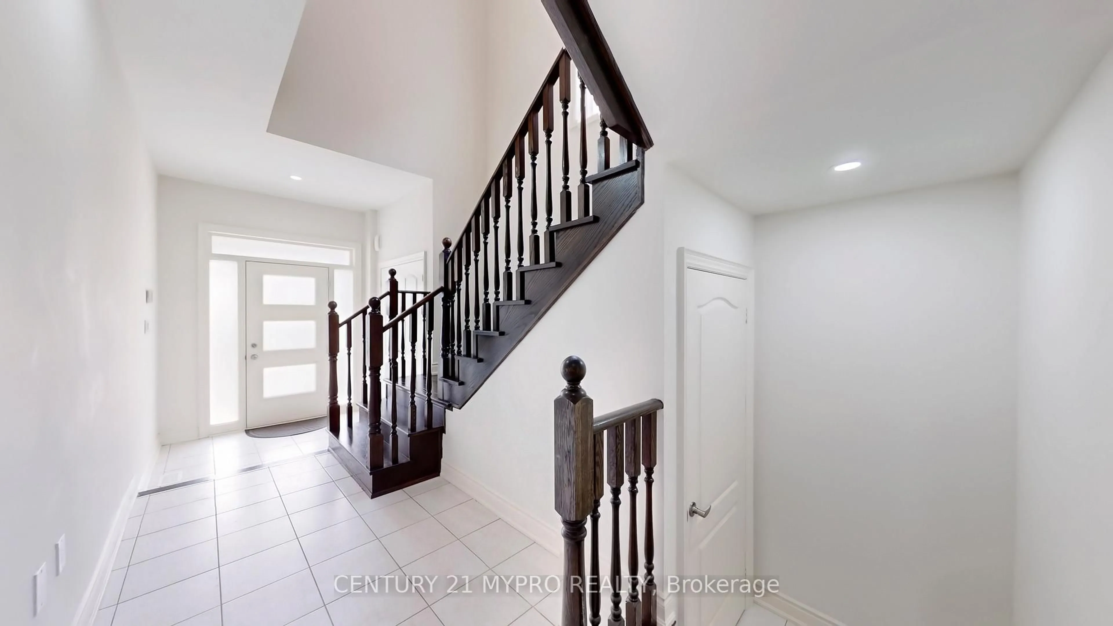 Stairs for 250 Wesmina Ave, Whitchurch-Stouffville Ontario L4A 5C2
