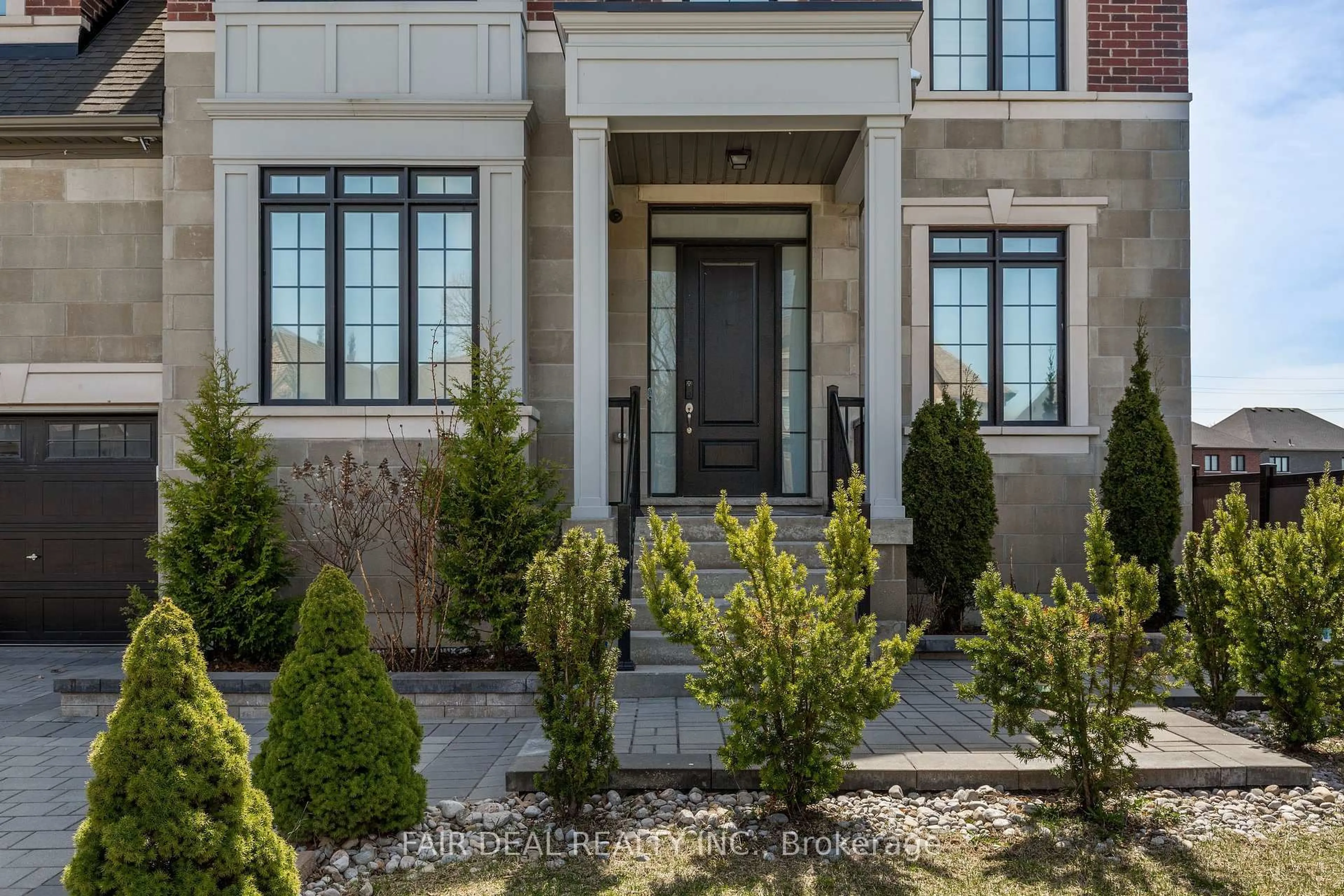 Home with brick exterior material, street for 23 Mumberson St, Innisfil Ontario L0L 1L0