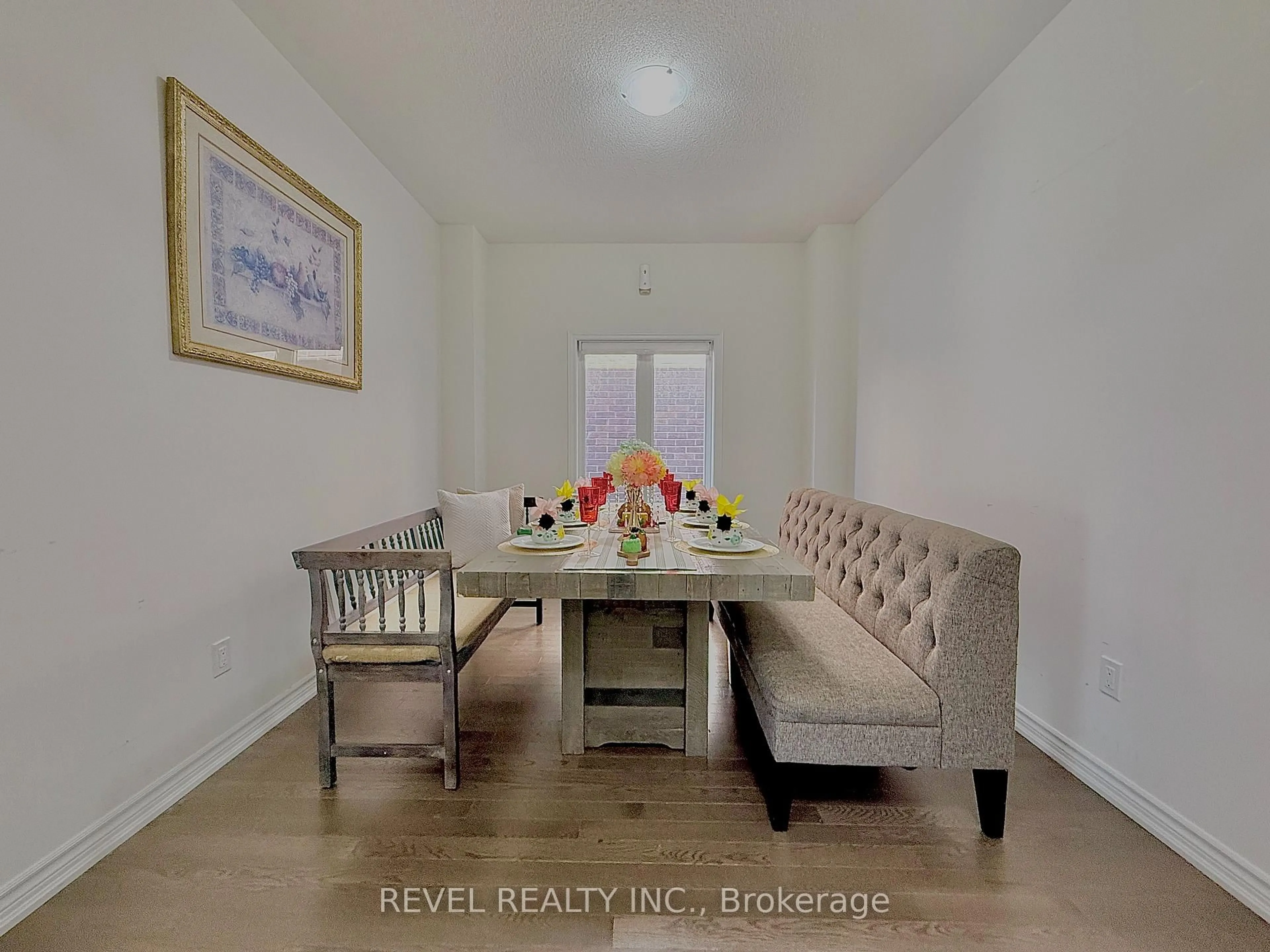 Dining room, unknown for 8 Valleo St, Georgina Ontario L4P 1J5