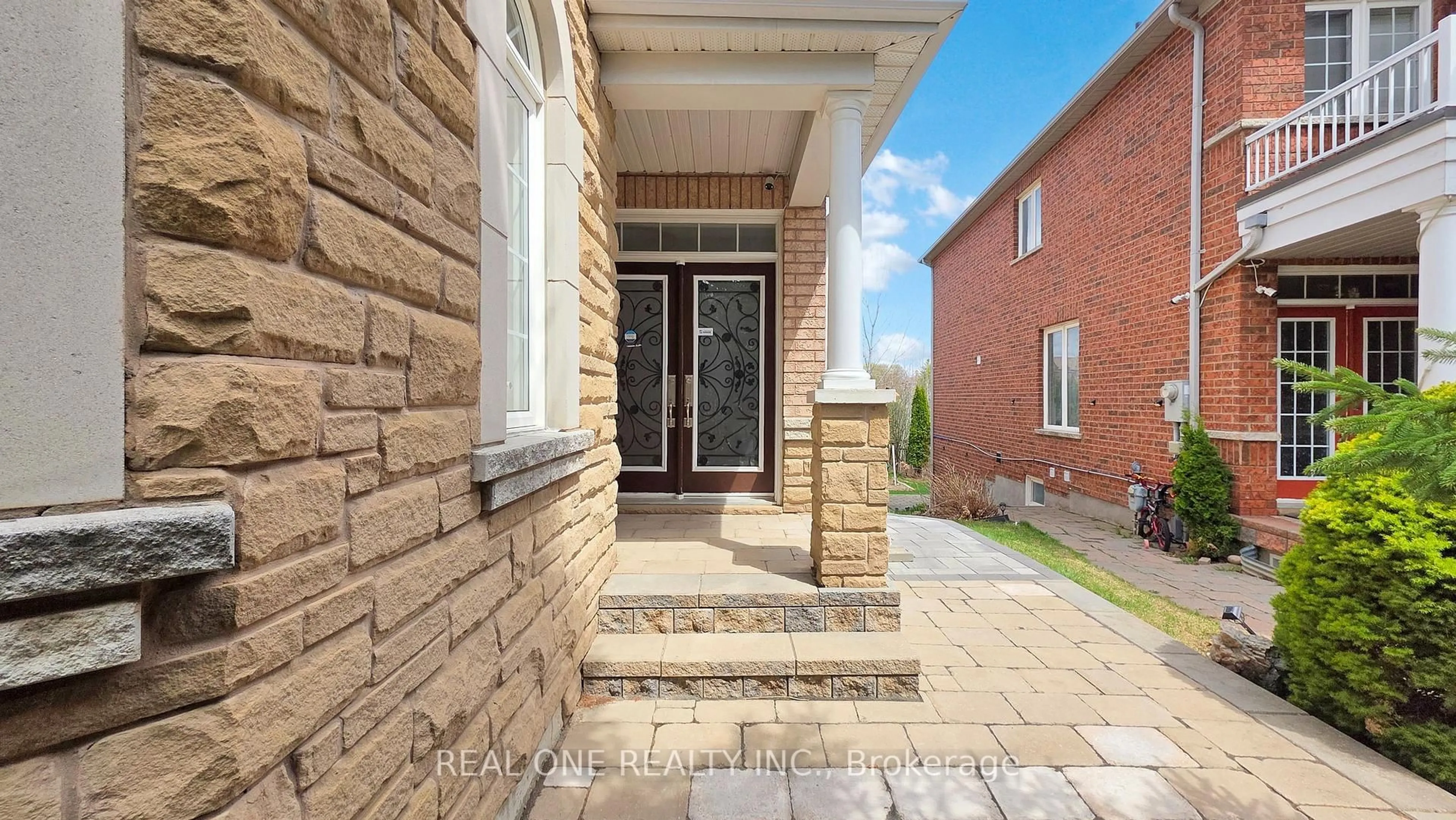 Home with brick exterior material, street for 41 Grange Dr, Richmond Hill Ontario L4E 4T1