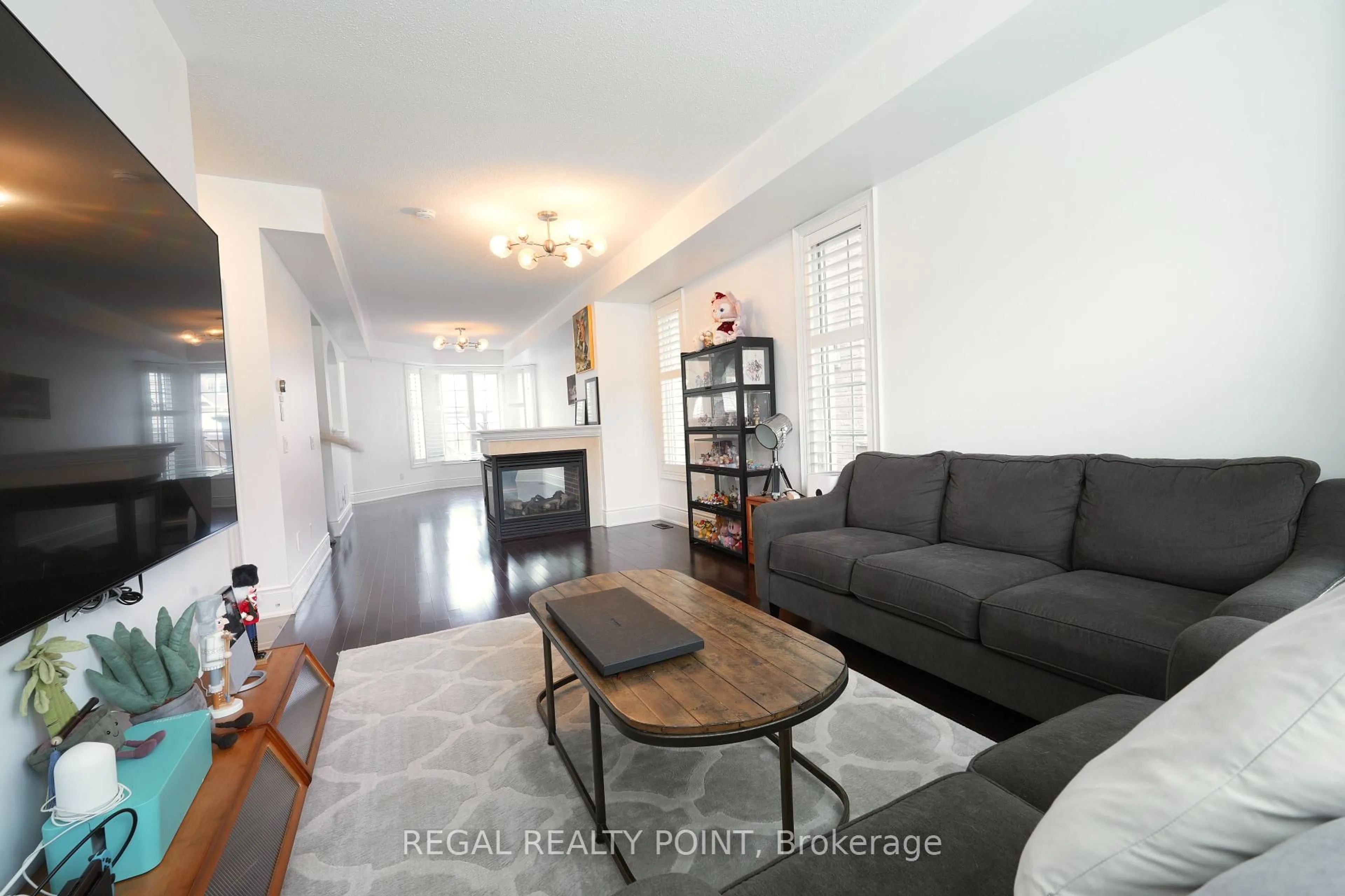 Living room with furniture, unknown for 33 Vinod Rd, Markham Ontario L6B 0X9