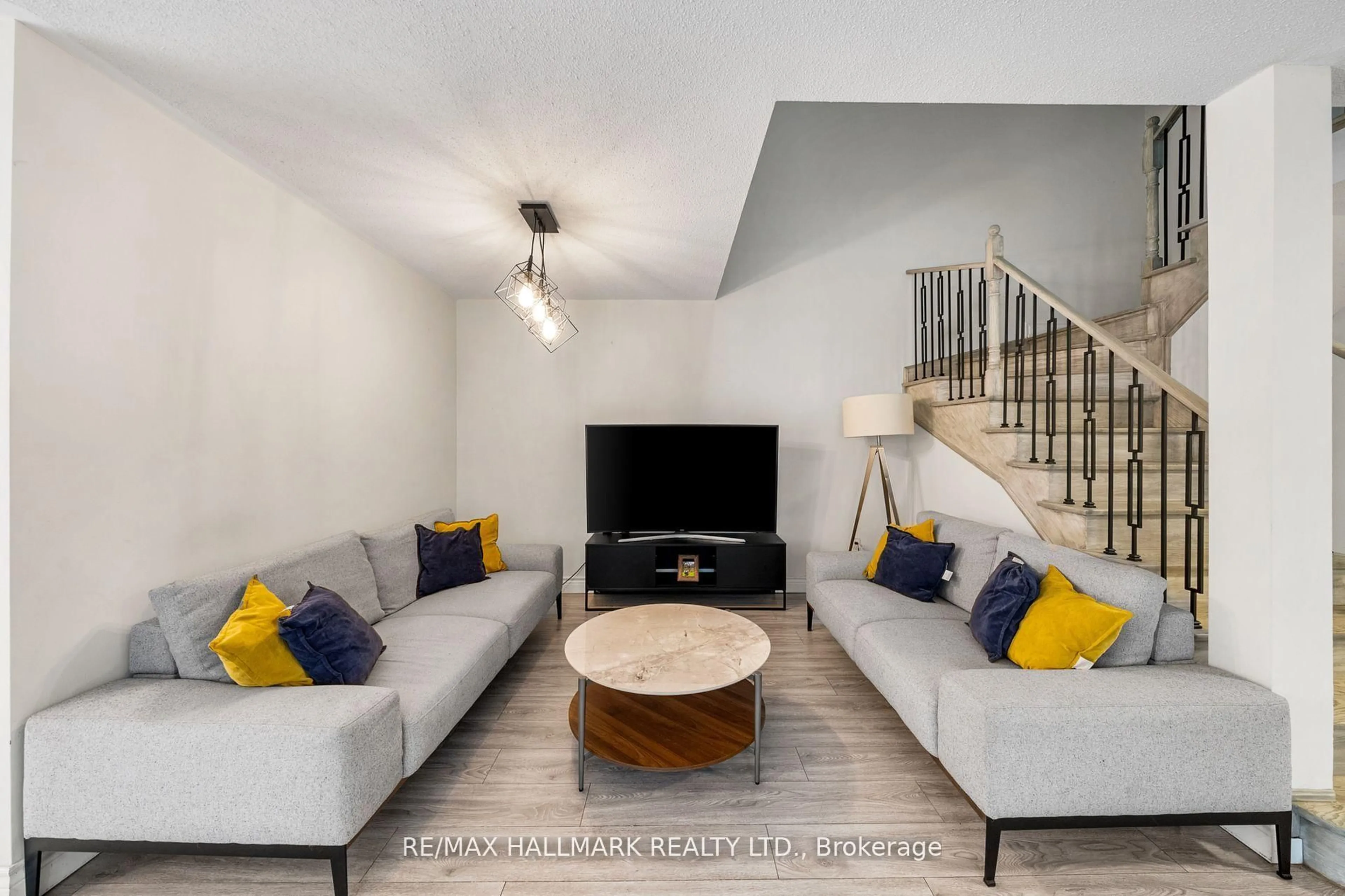 Living room with furniture, unknown for 11 Alberta Dr, Vaughan Ontario L4K 4X4