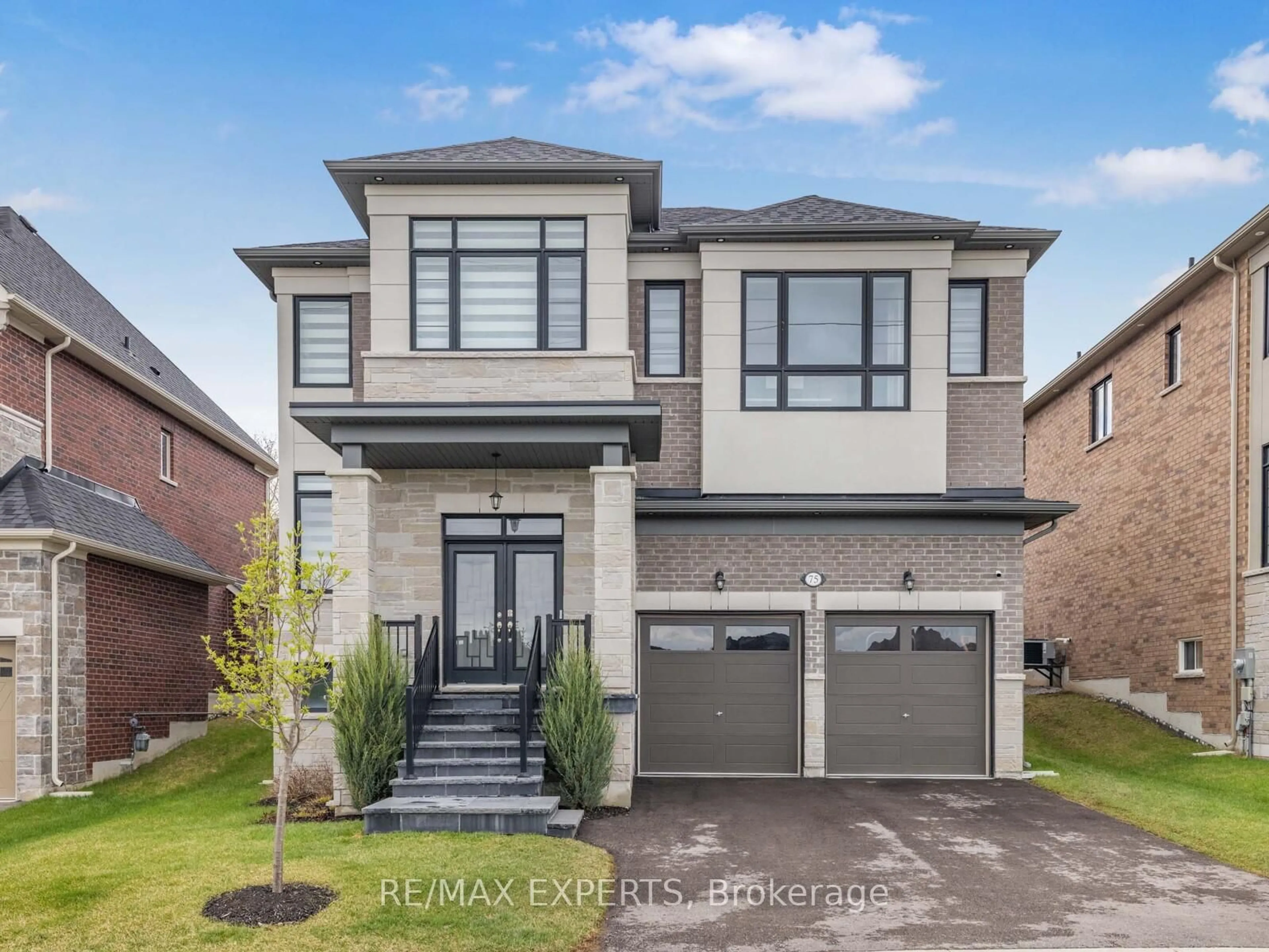 Home with brick exterior material, street for 75 Bethpage Cres, Newmarket Ontario L3X 1B8