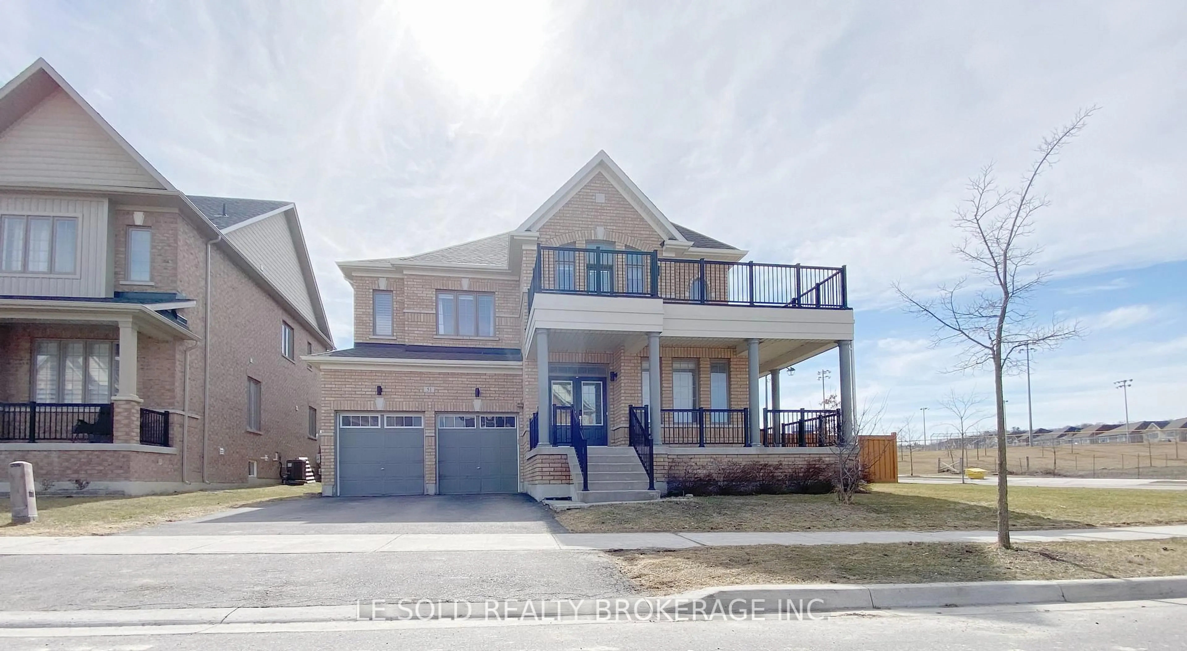 Home with brick exterior material, street for 51 Spruce Ave, East Gwillimbury Ontario L9N 0S8