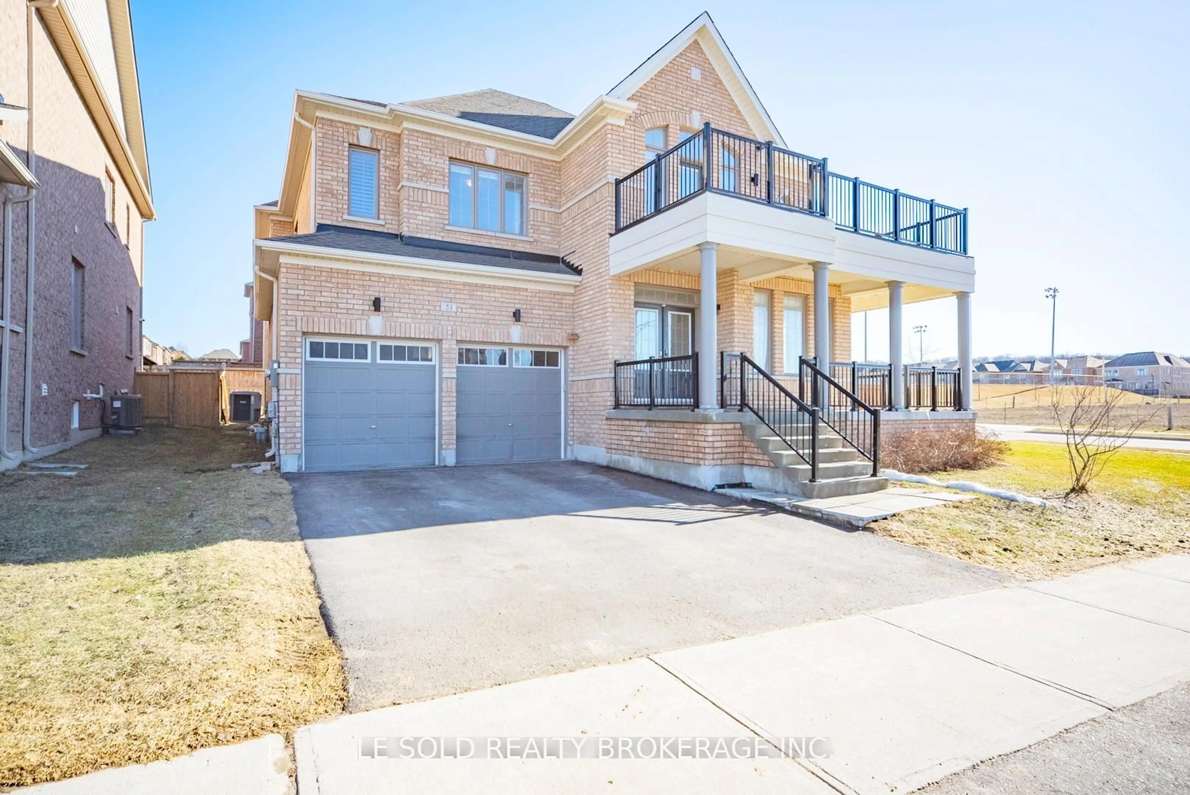Home with brick exterior material, street for 51 Spruce Ave, East Gwillimbury Ontario L9N 0S8