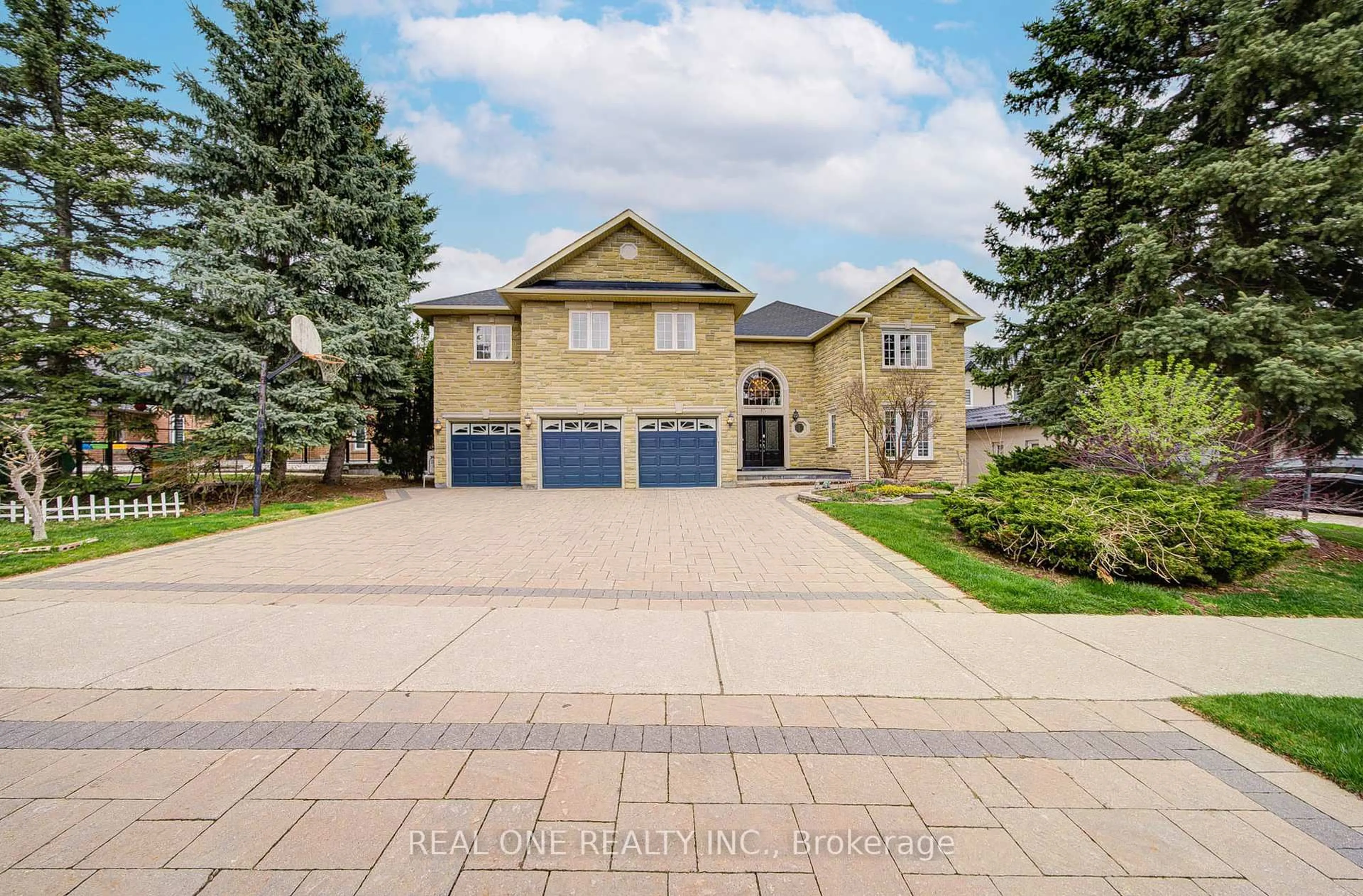Unknown for 45 Glenayr Rd, Richmond Hill Ontario L4B 2V8
