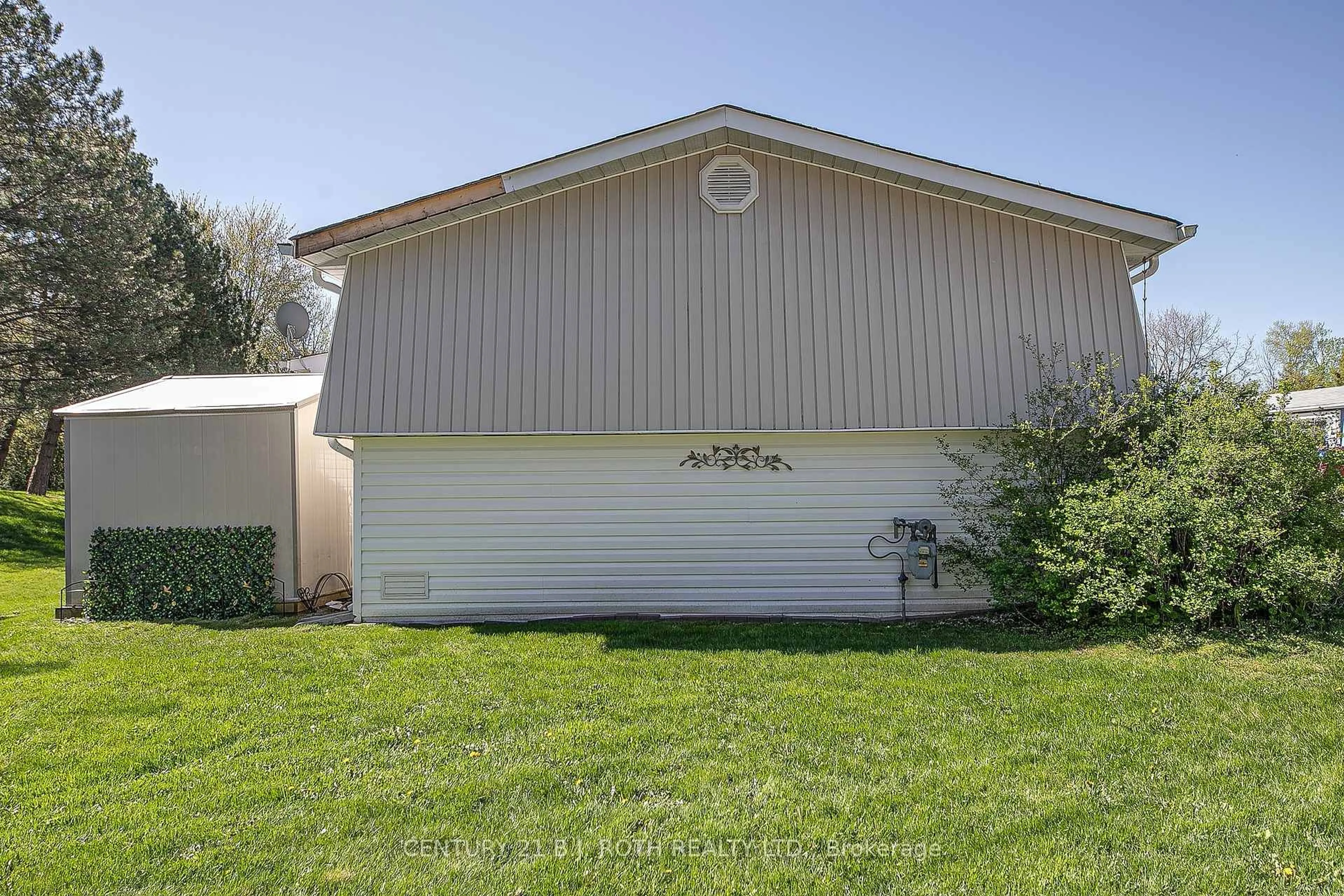 Shed for 112 Linden Lane, Innisfil Ontario L9S 1N4