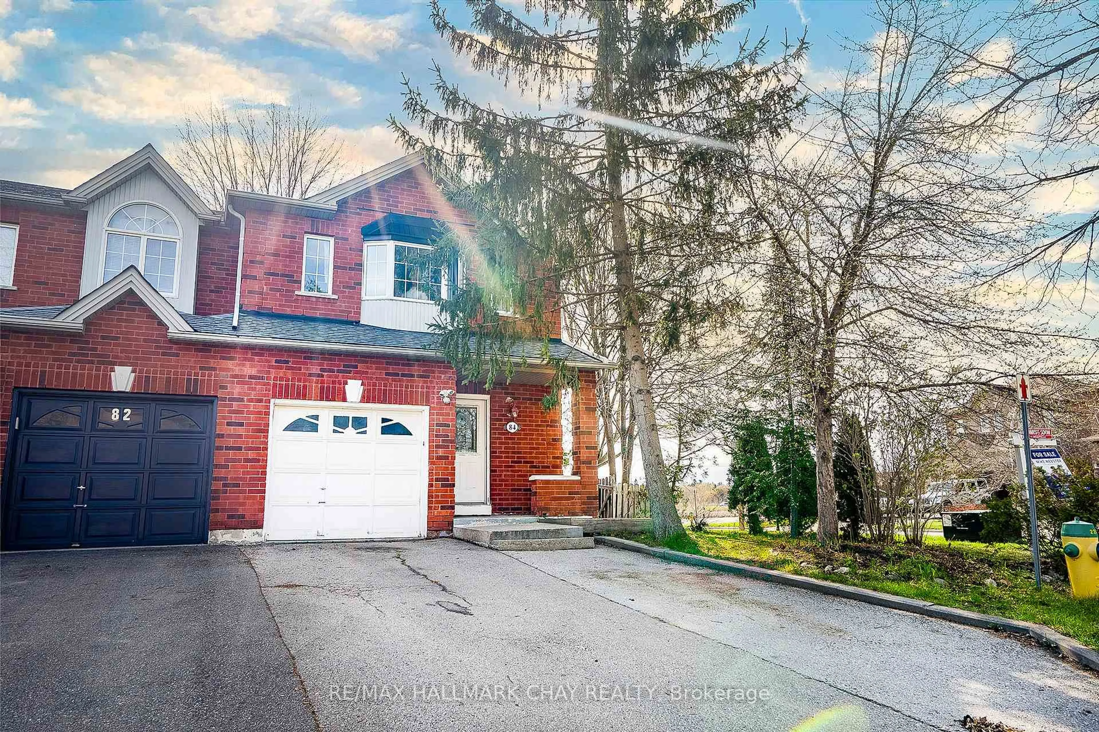 Home with brick exterior material, street for 84 Smith St, New Tecumseth Ontario L9R 2A2