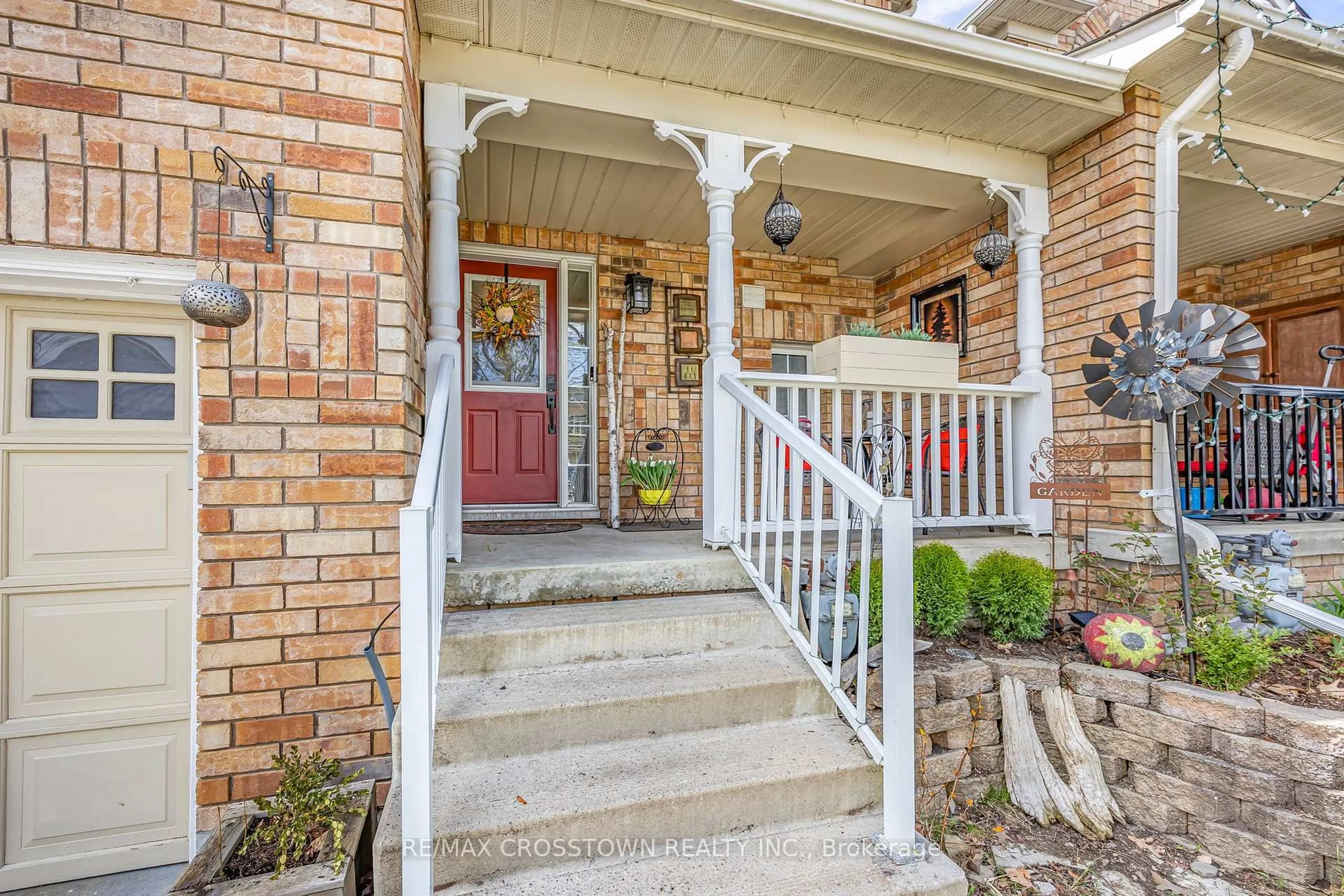 Indoor entryway for 78 Gunning Cres, New Tecumseth Ontario L0G 1W0