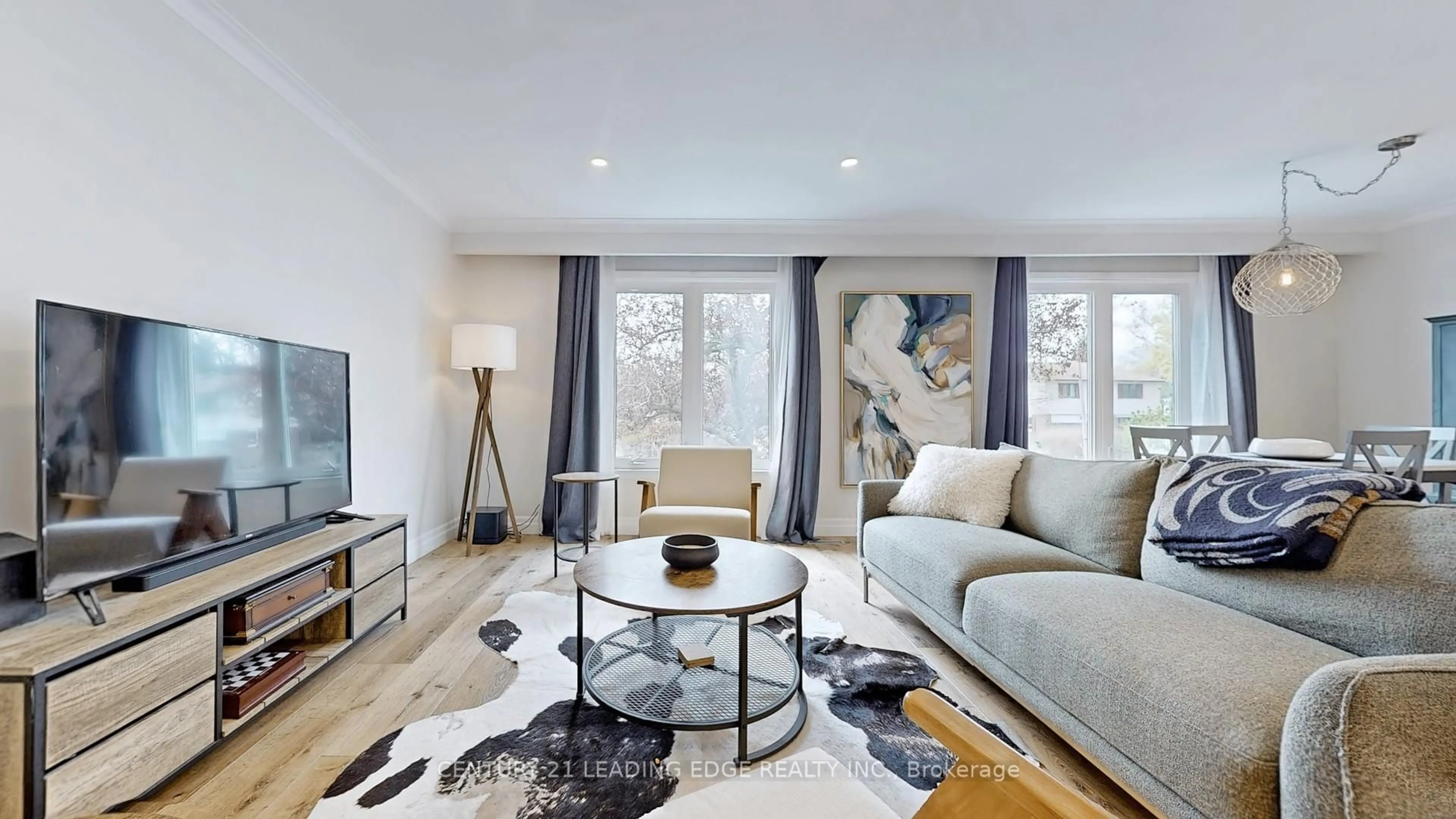 Living room with furniture, unknown for 4 Hamilton Hall Dr, Markham Ontario L3P 2P2