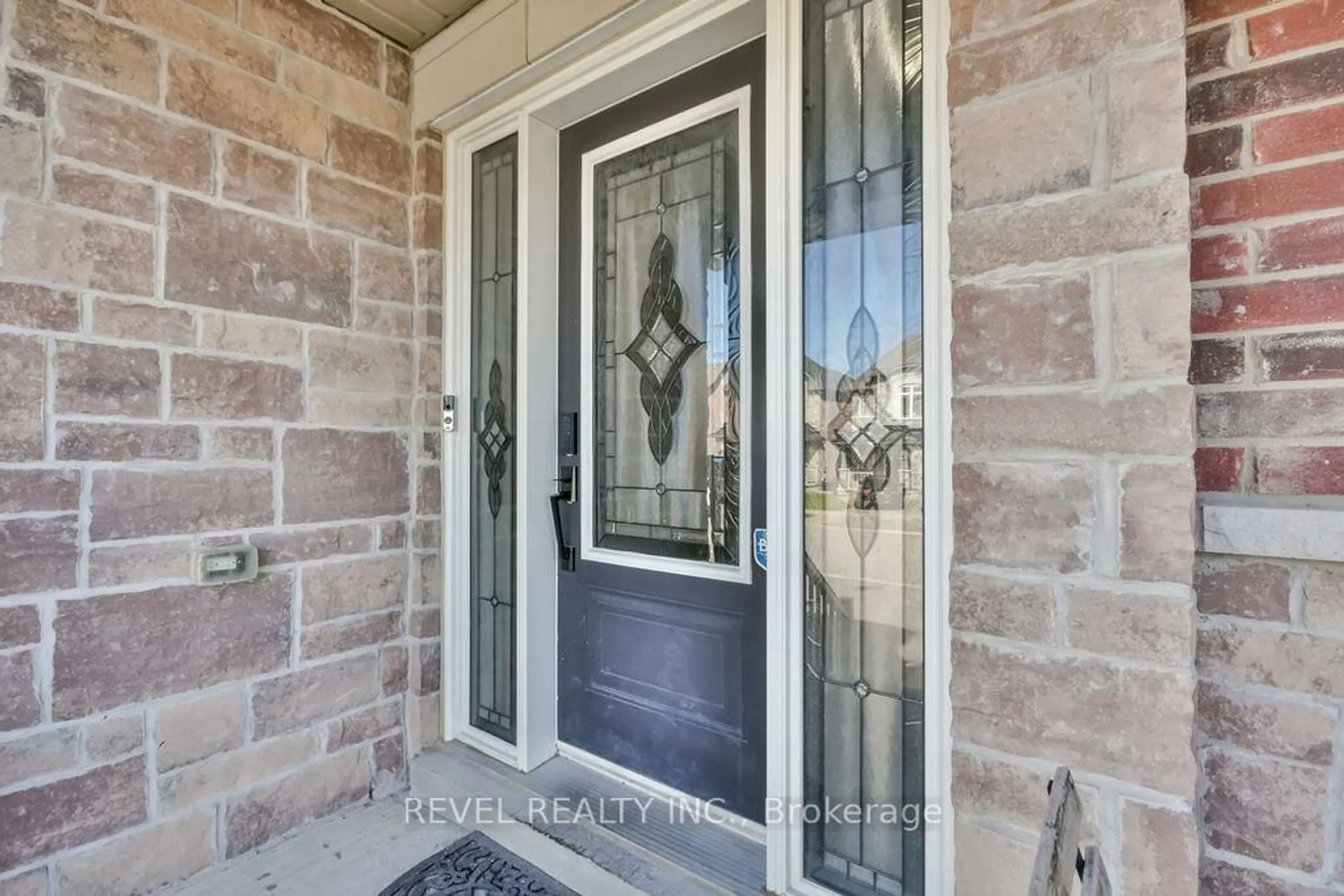 Indoor entryway for 55 Tyndall Dr, Bradford West Gwillimbury Ontario L3Z 4G7