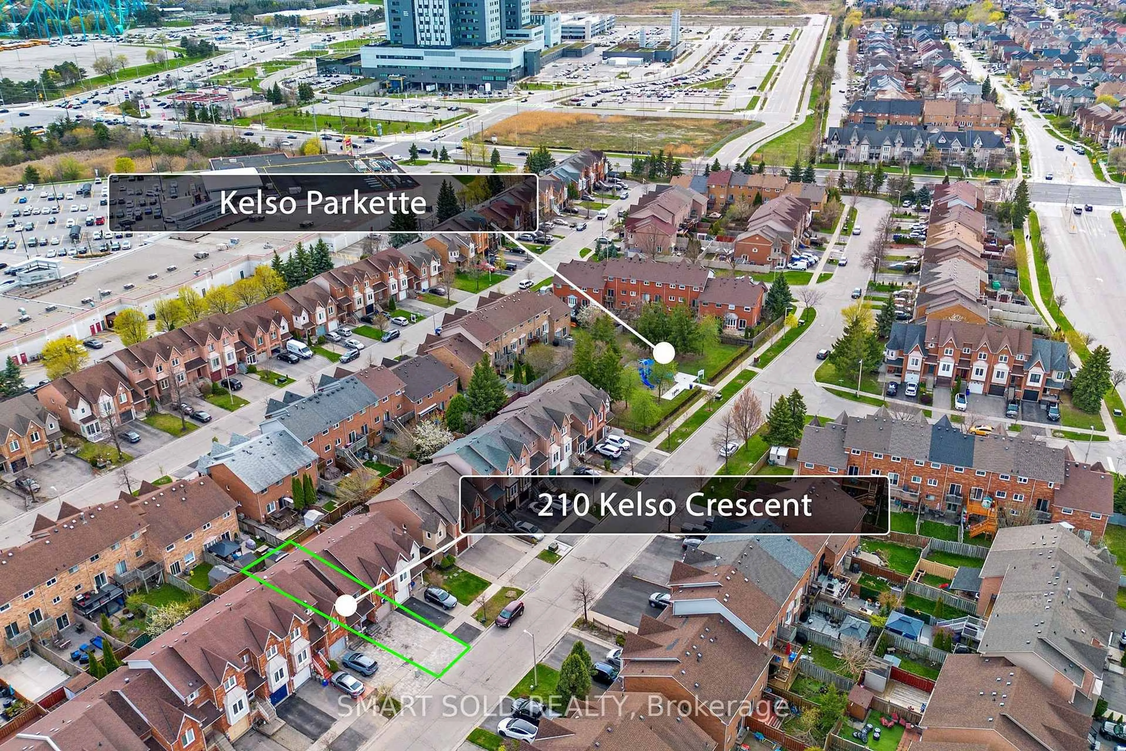 A pic from outside/outdoor area/front of a property/back of a property/a pic from drone, street for 210 Kelso Cres, Vaughan Ontario L6A 2C9