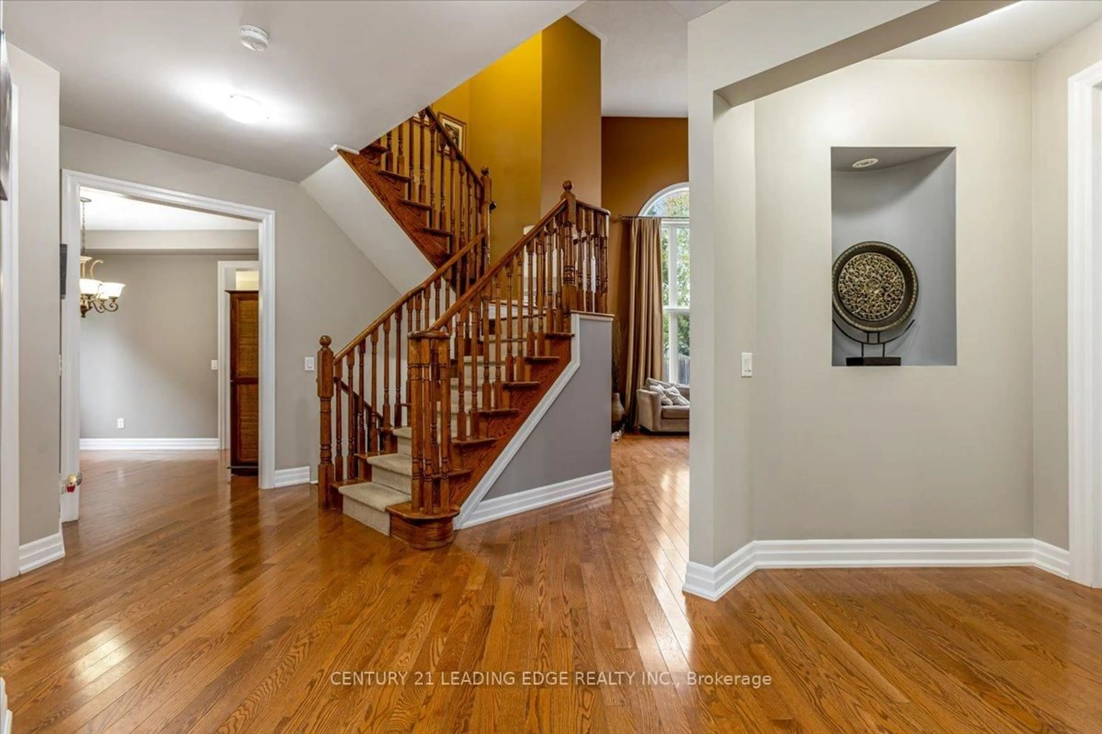 Indoor entryway for 55 CAMPBELL Dr, Uxbridge Ontario L9P 0B3