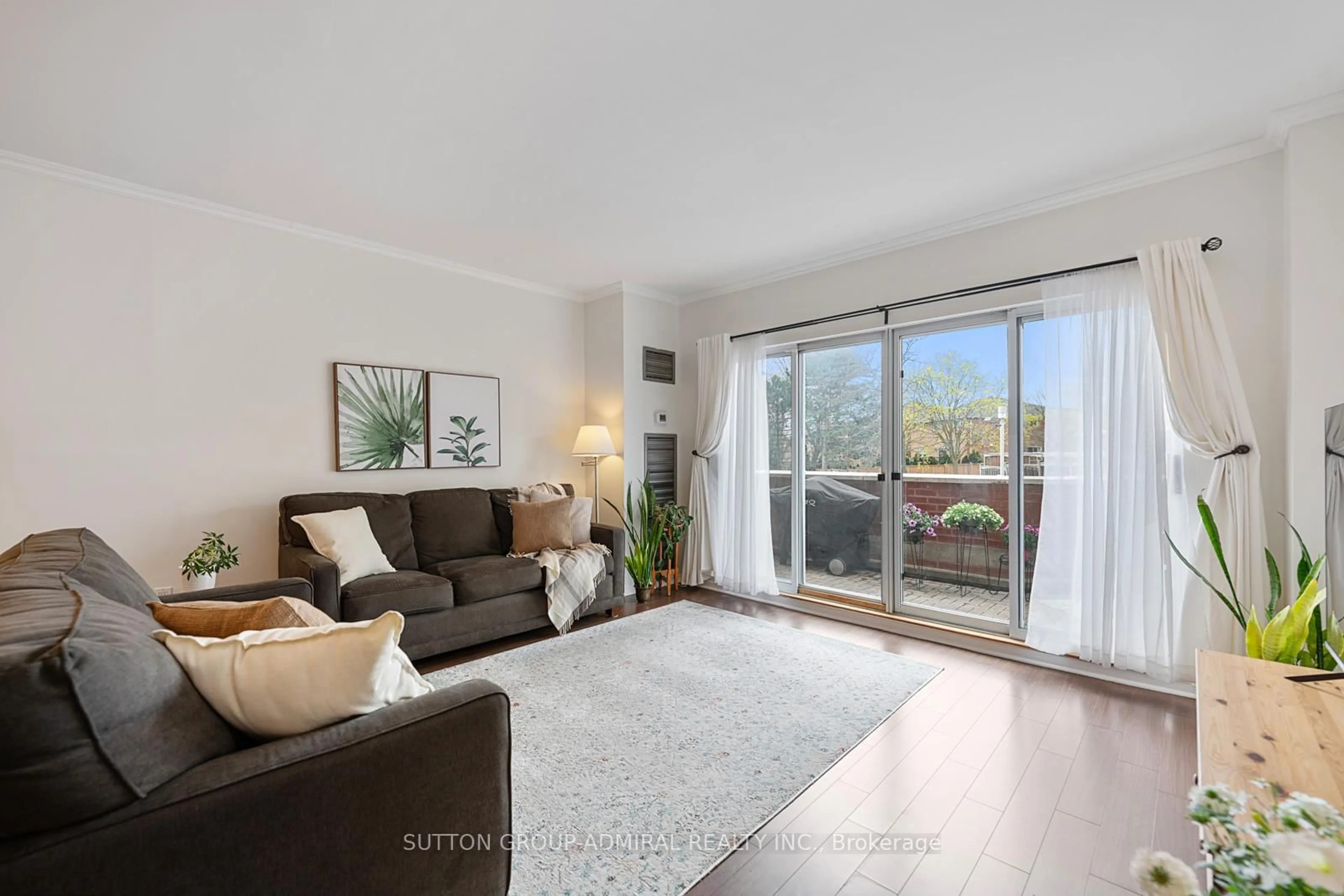 Living room with furniture, unknown for 9 Chalmers Rd #107, Richmond Hill Ontario L4B 3N3