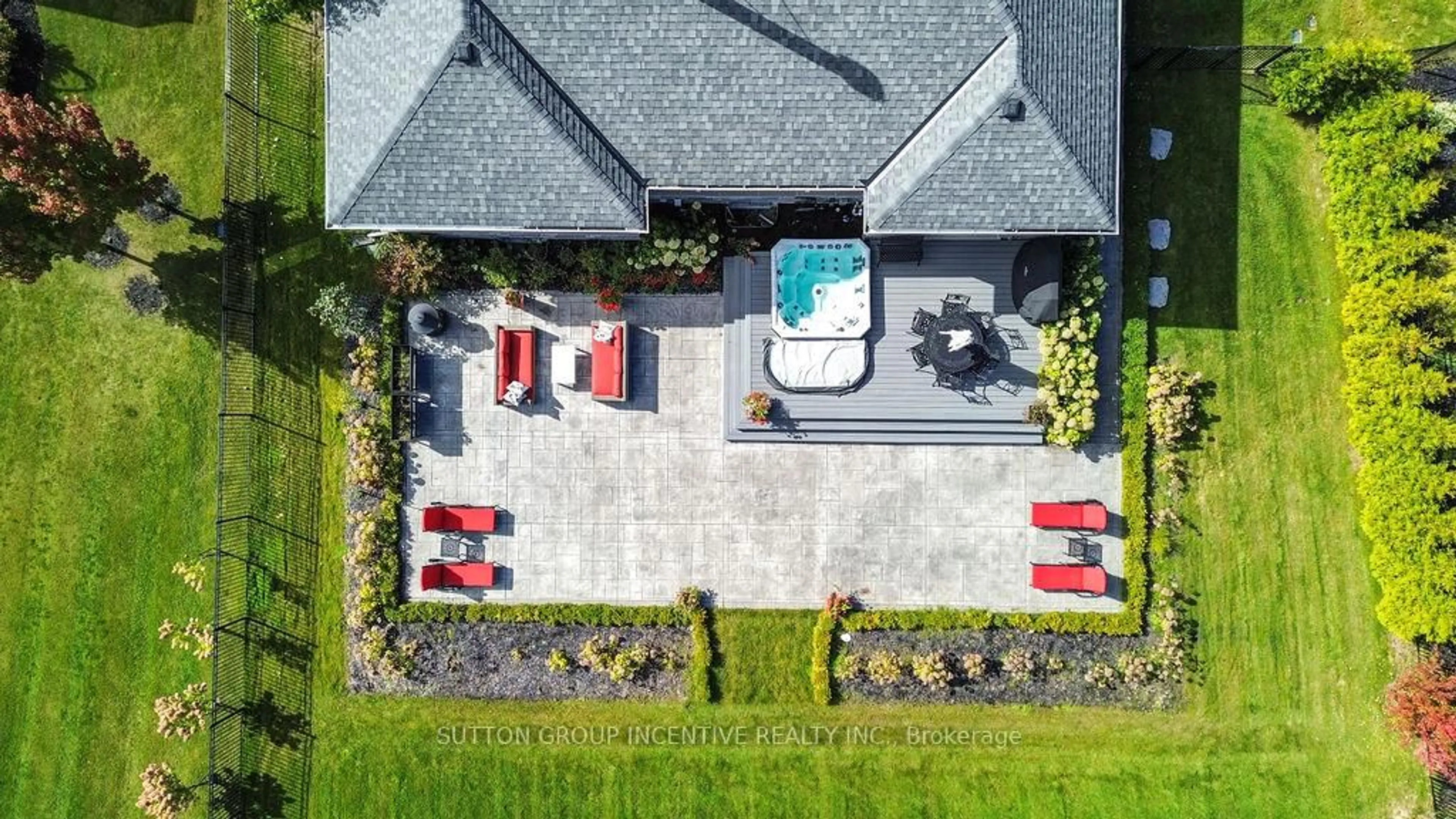 A pic from outside/outdoor area/front of a property/back of a property/a pic from drone, street for 327 Sunnybrae Ave, Innisfil Ontario L9S 0K9