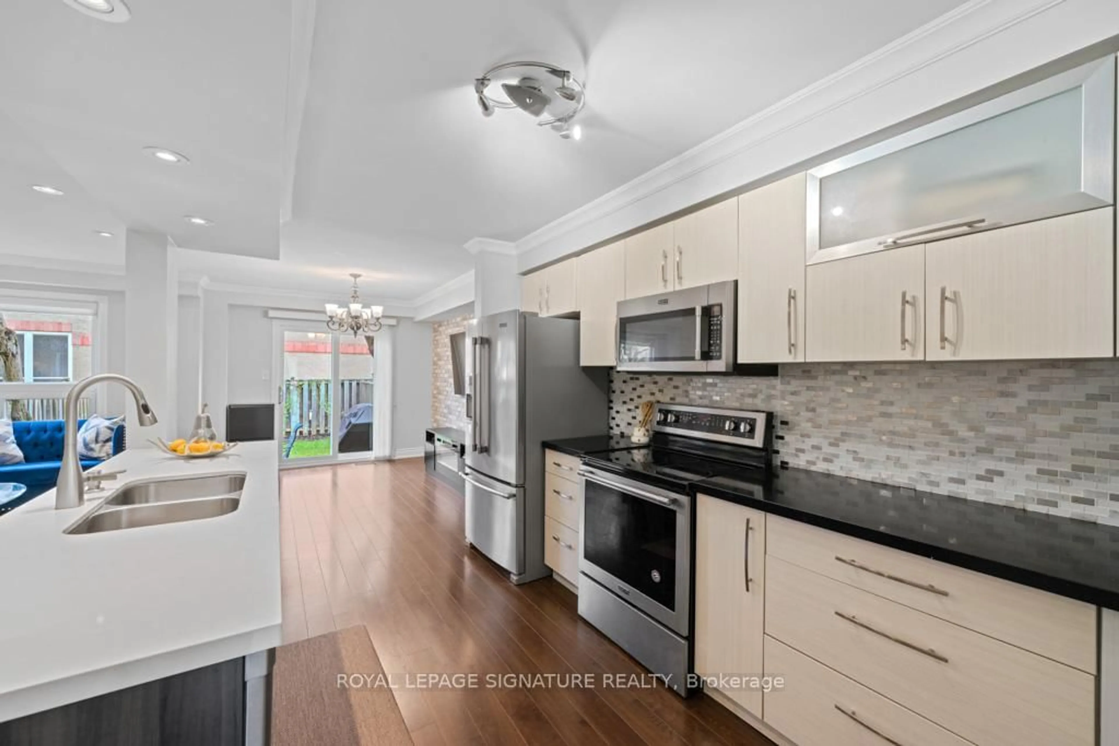 Open concept kitchen, unknown for 16 Bingham St, Richmond Hill Ontario L4C 9R1