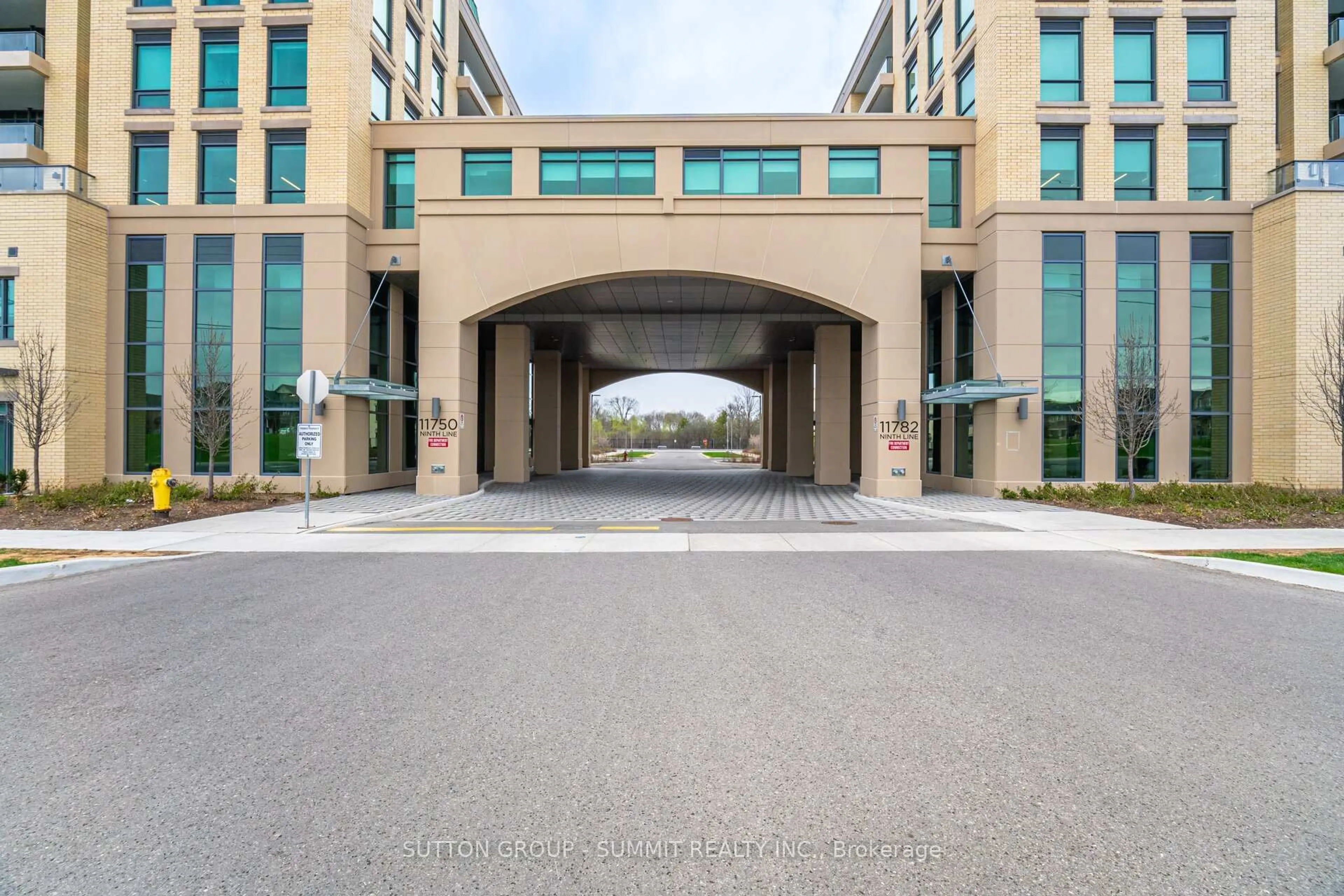 Indoor foyer for 11750 Ninth Line #326, Whitchurch-Stouffville Ontario L4A 5G1