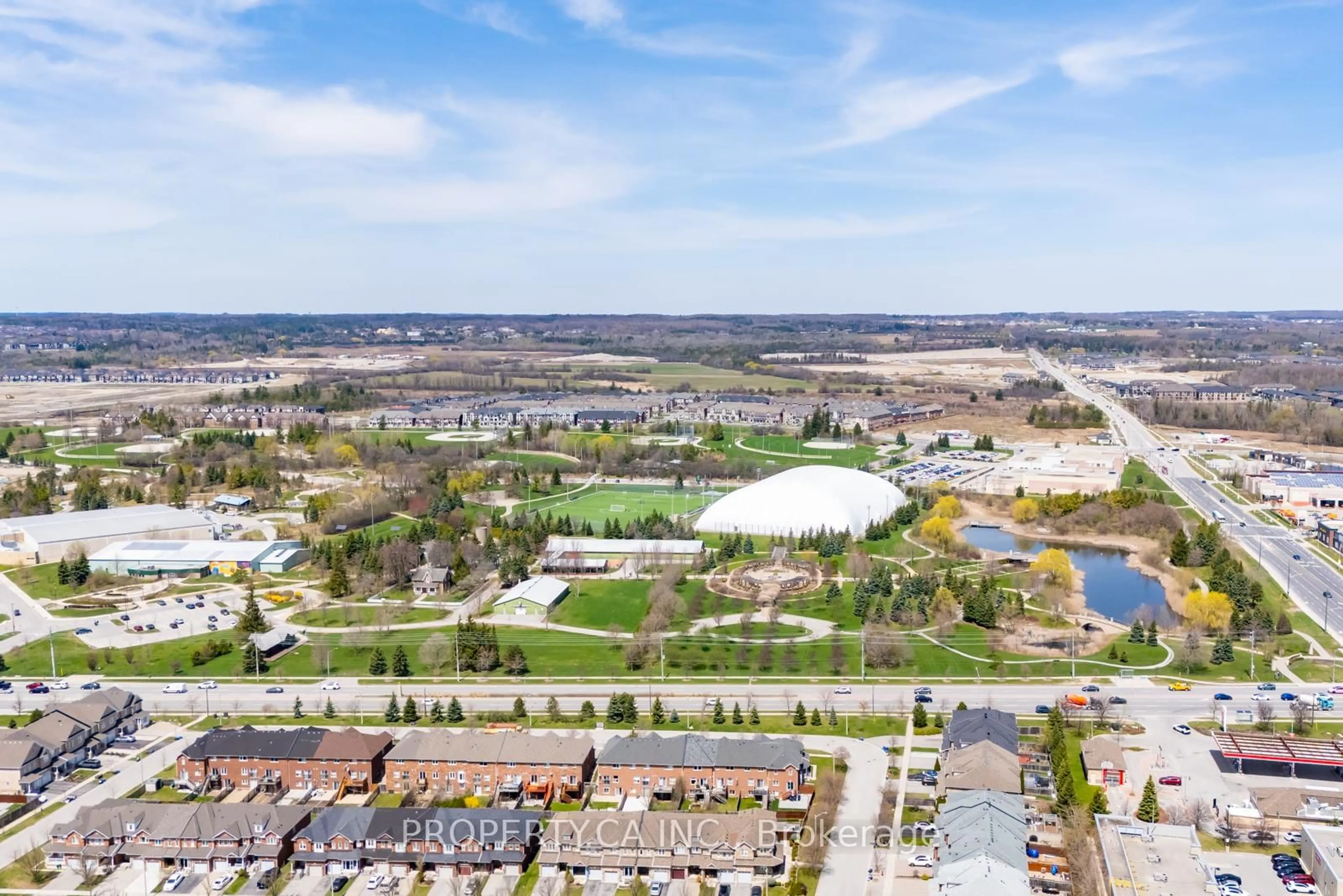 A pic from outside/outdoor area/front of a property/back of a property/a pic from drone, water/lake/river/ocean view for 40 Dan Patrick Dr, Richmond Hill Ontario L4S 2S7