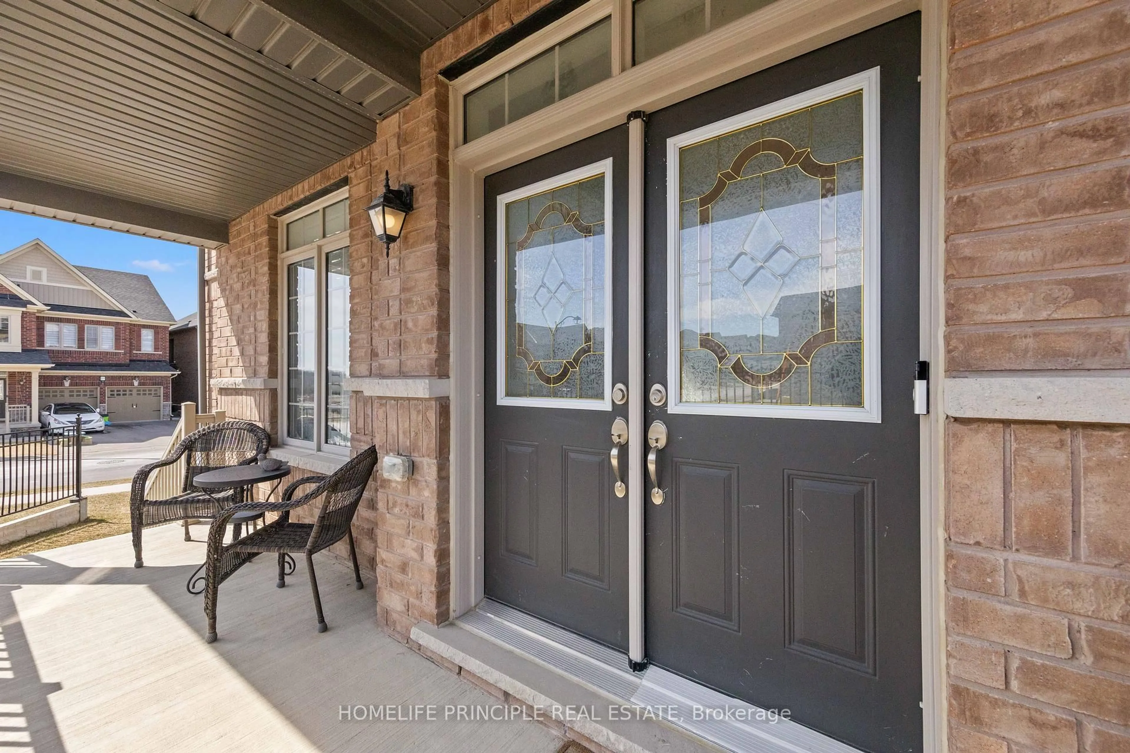 Indoor entryway for 88 Ben Sinclair Ave, East Gwillimbury Ontario L9N 0S2
