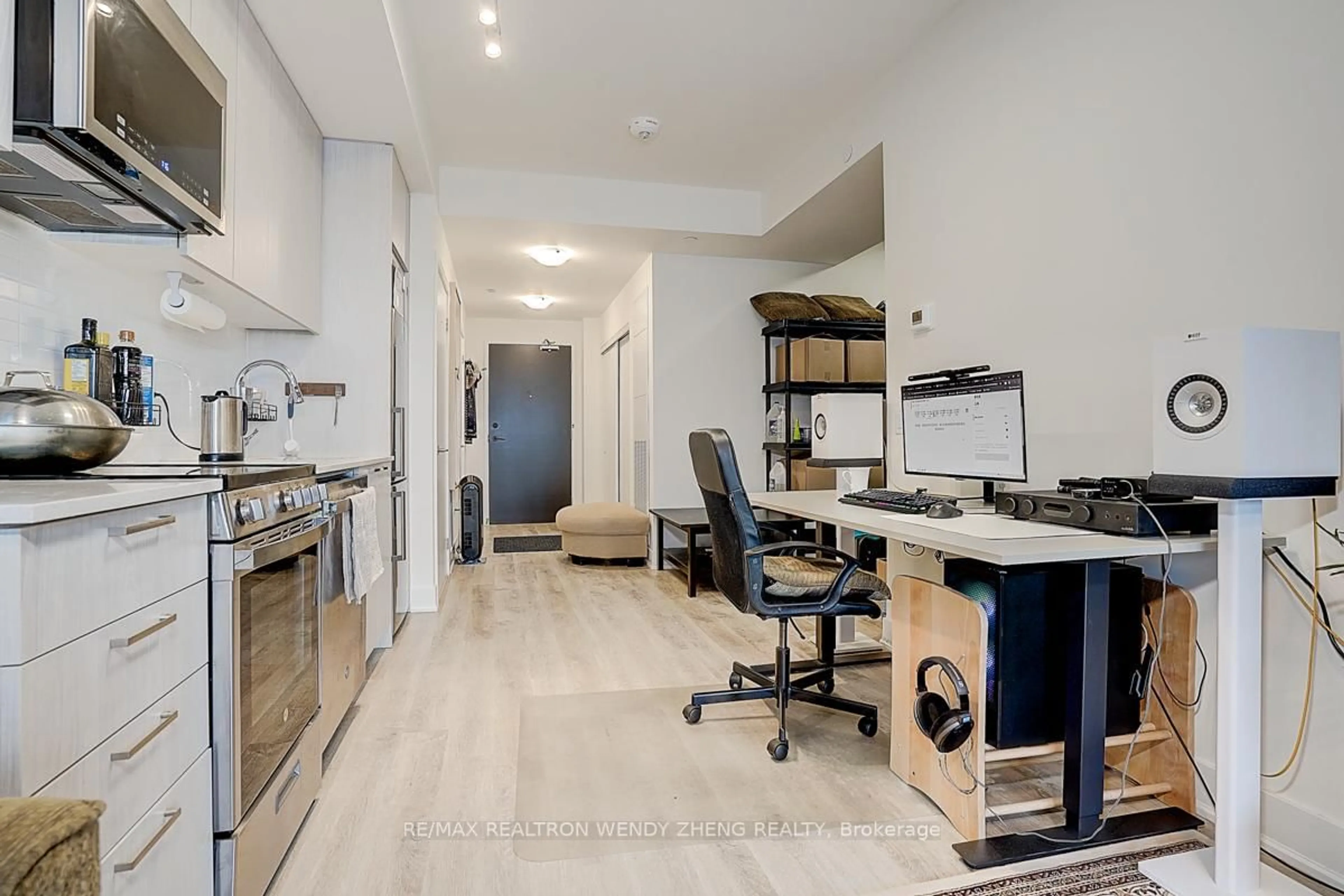 Unknown for 185 Deerfield Rd #1201, Newmarket Ontario L3Y 0G7