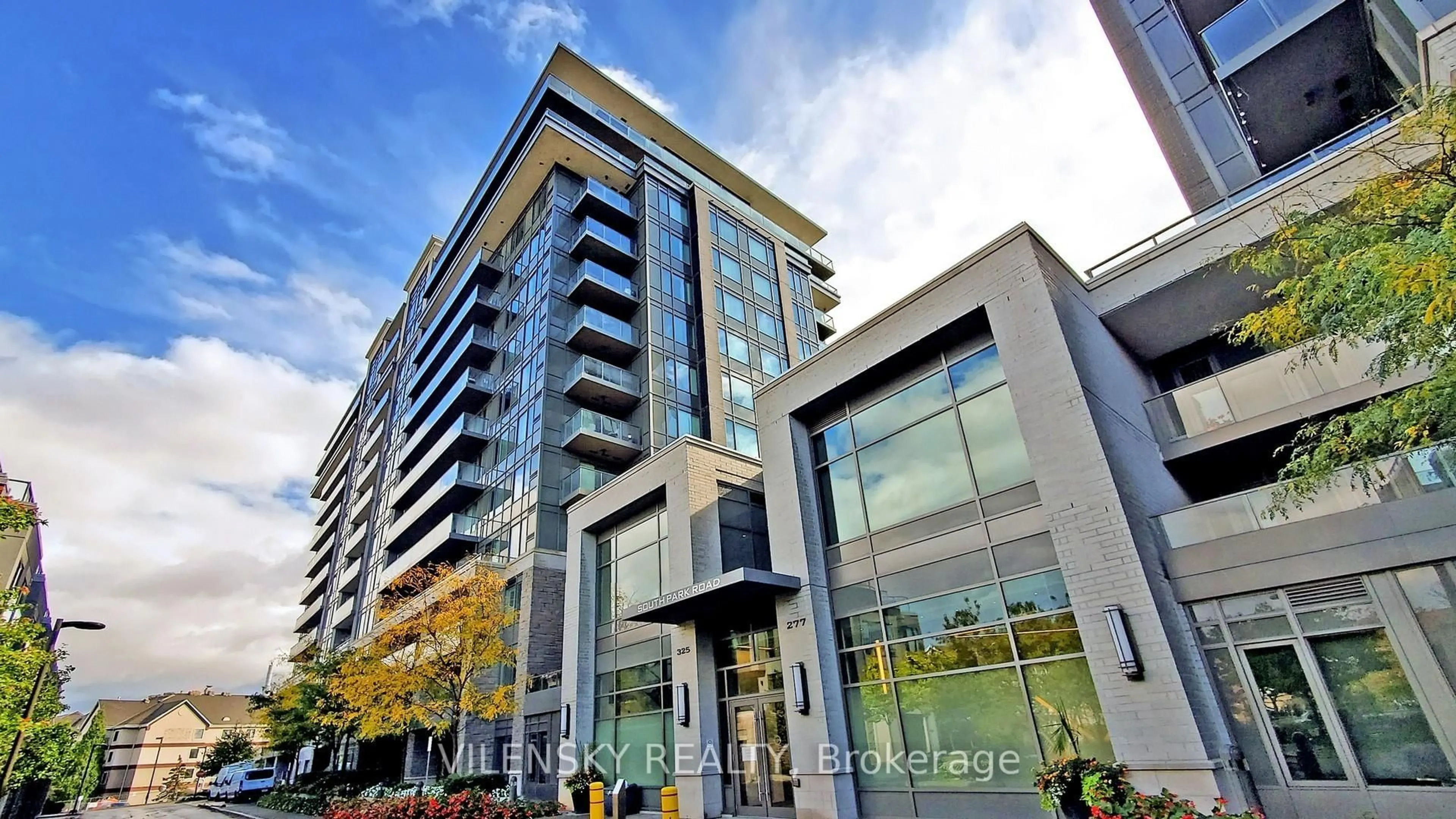 Indoor foyer for 325 South Park Rd #116, Markham Ontario L3T 0B8