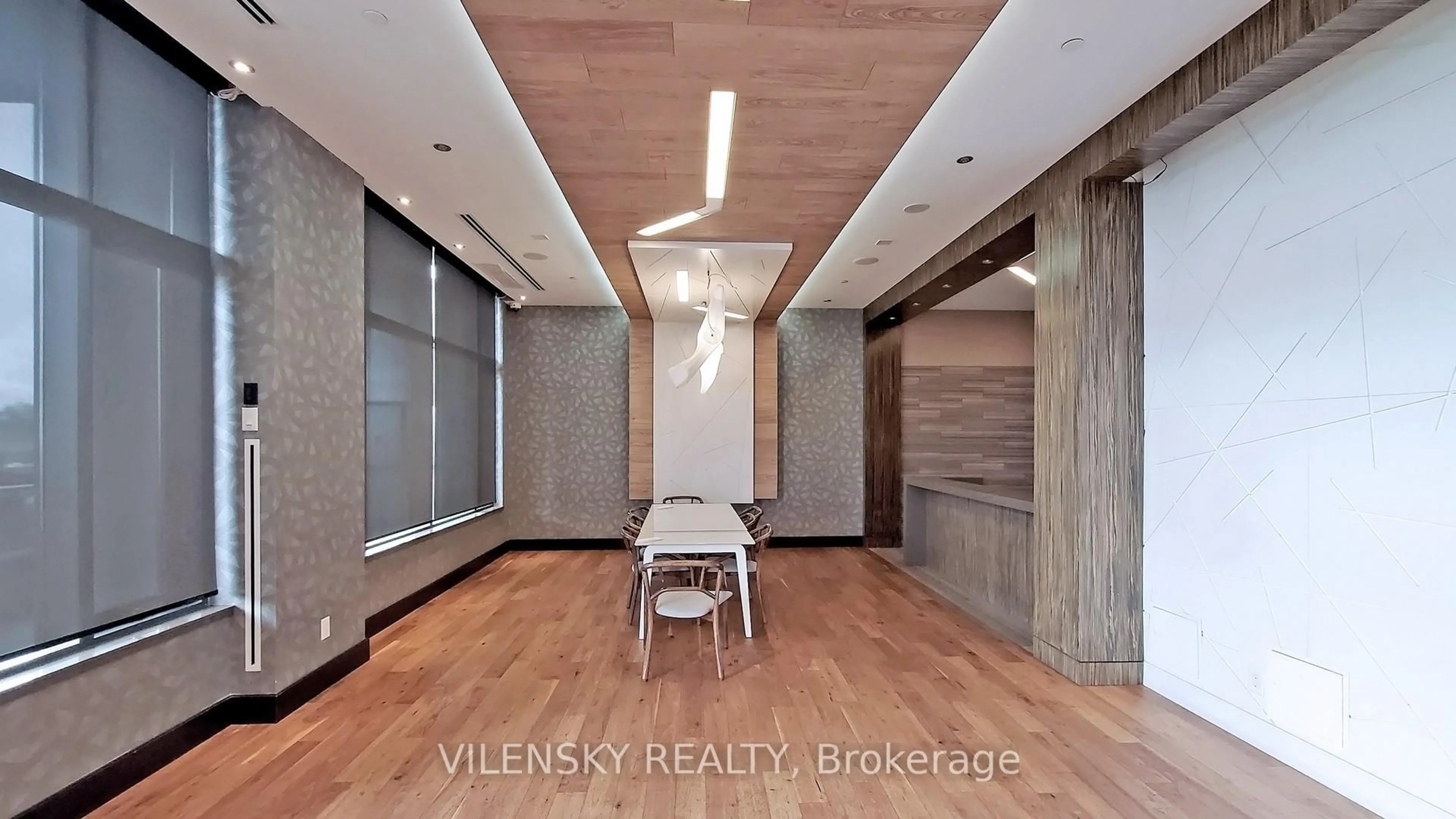 Indoor foyer for 325 South Park Rd #116, Markham Ontario L3T 0B8
