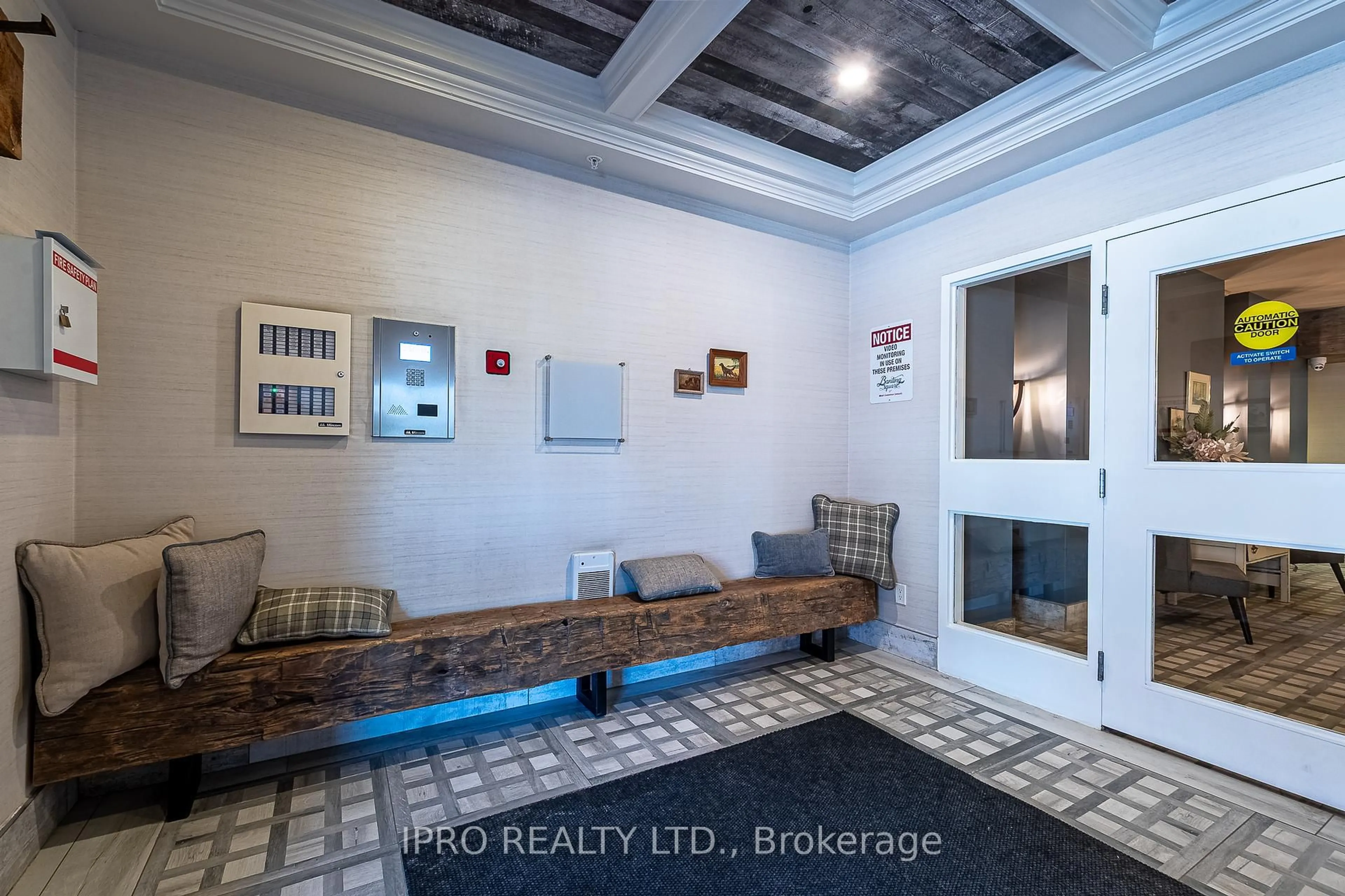 Lobby for 161 Wellington St #107, New Tecumseth Ontario L9R 0R8