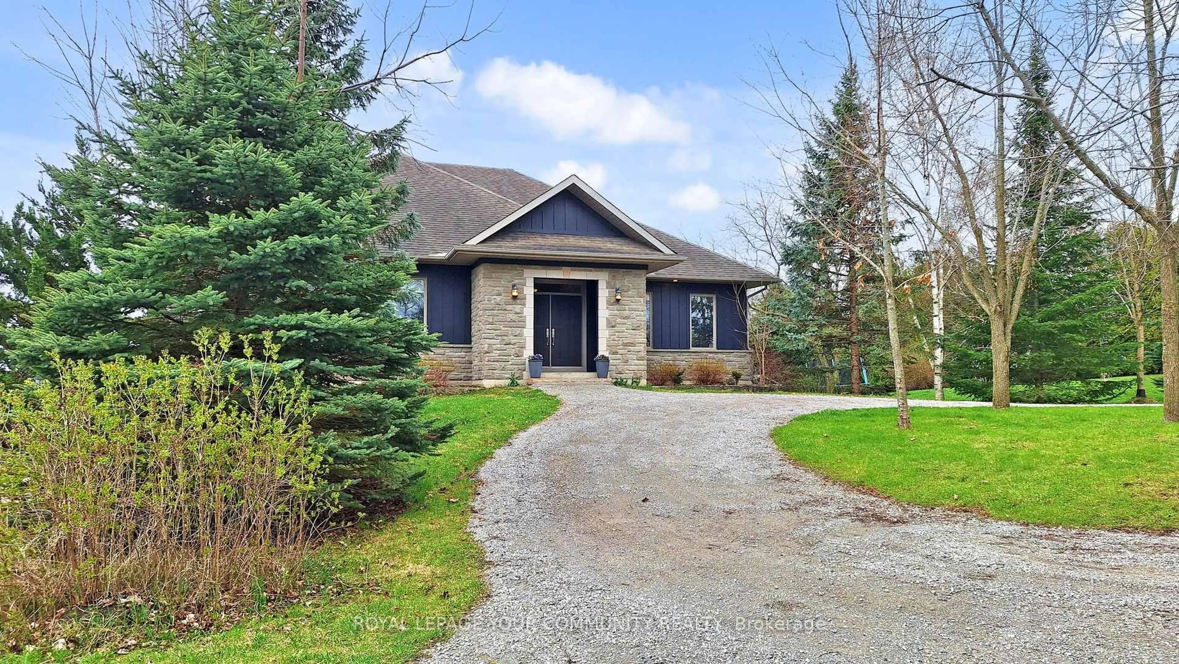 Home with brick exterior material, unknown for 4499 15th Sideroad Rd, New Tecumseth Ontario L0L 1L0