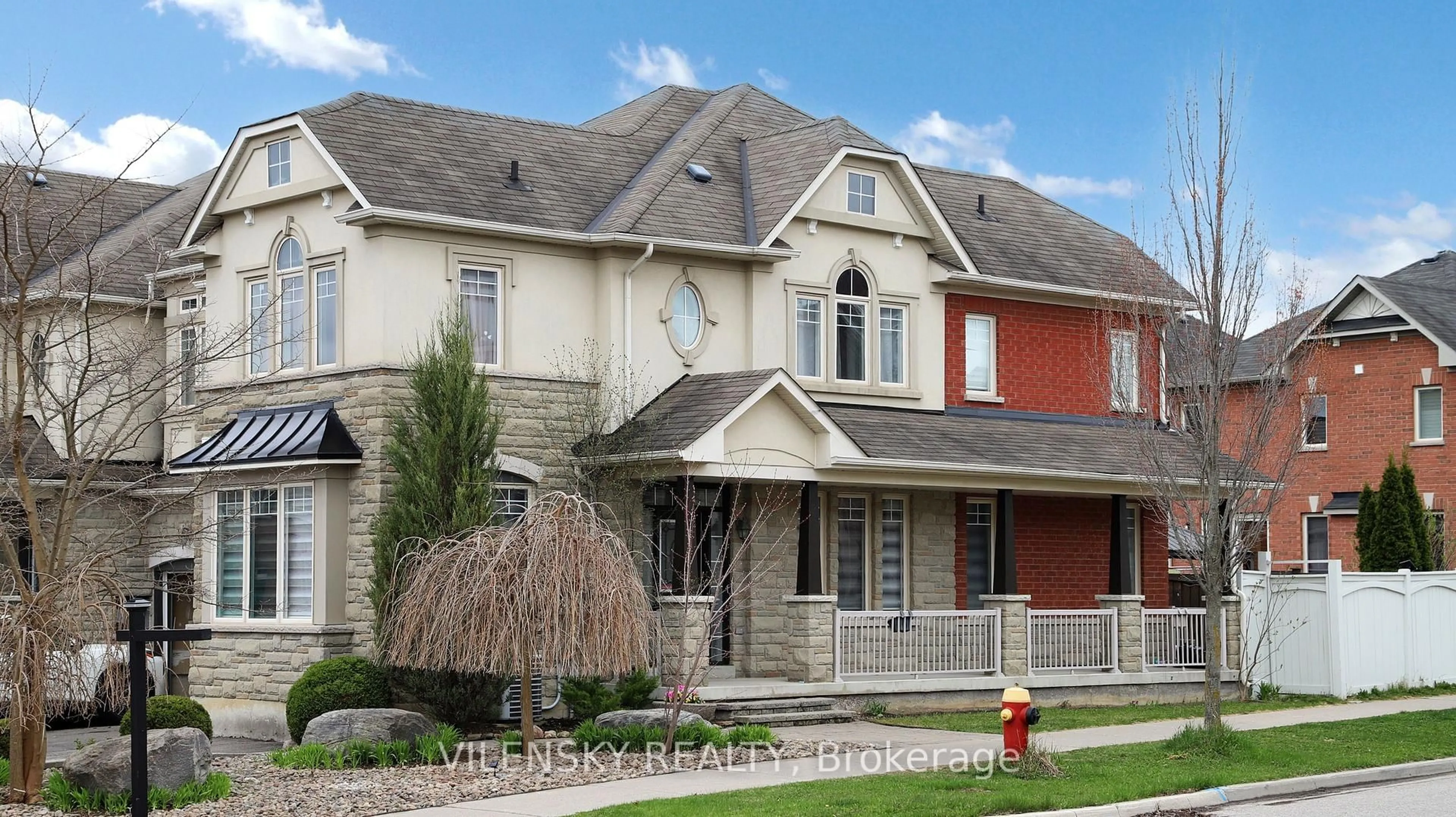 Home with brick exterior material, street for 2 Stookes Cres, Richmond Hill Ontario L4E 0J3