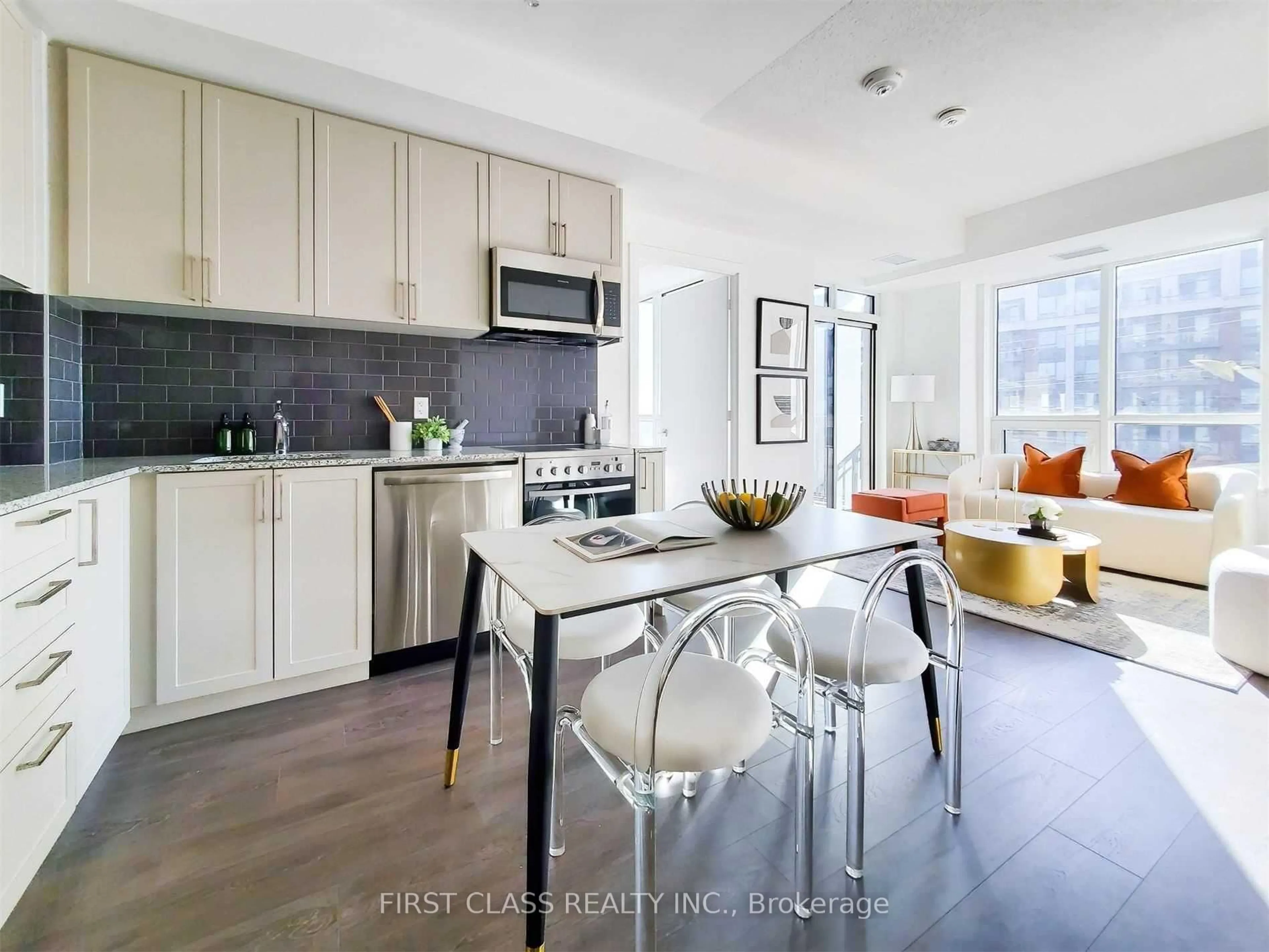 Open concept kitchen, ceramic/tile floor for 268 Buchanan Dr #511W, Markham Ontario L3R 8G9