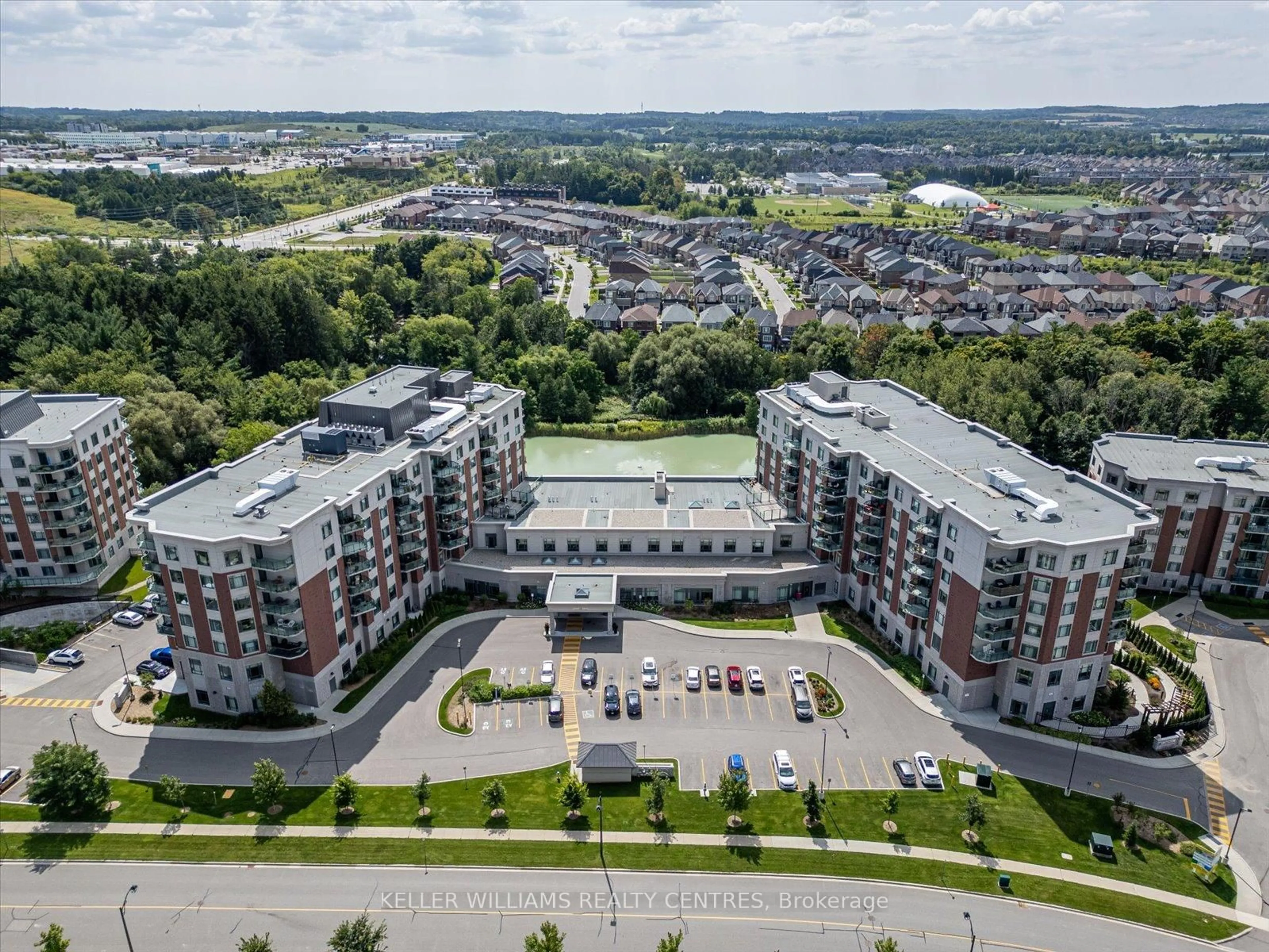 A pic from outside/outdoor area/front of a property/back of a property/a pic from drone, unknown for 440 William Graham Dr #516, Aurora Ontario L4G 1X5