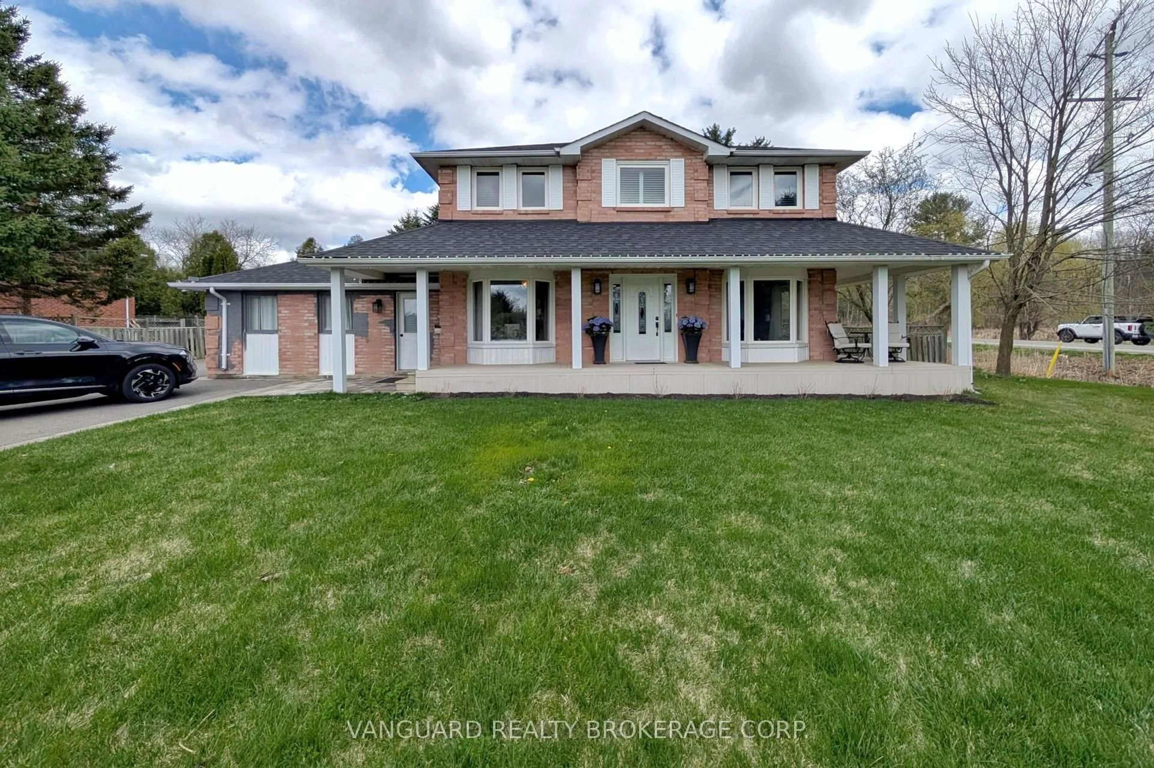 A pic from outside/outdoor area/front of a property/back of a property/a pic from drone, street for 3 Weedon Crt, King Ontario L7B 0E6