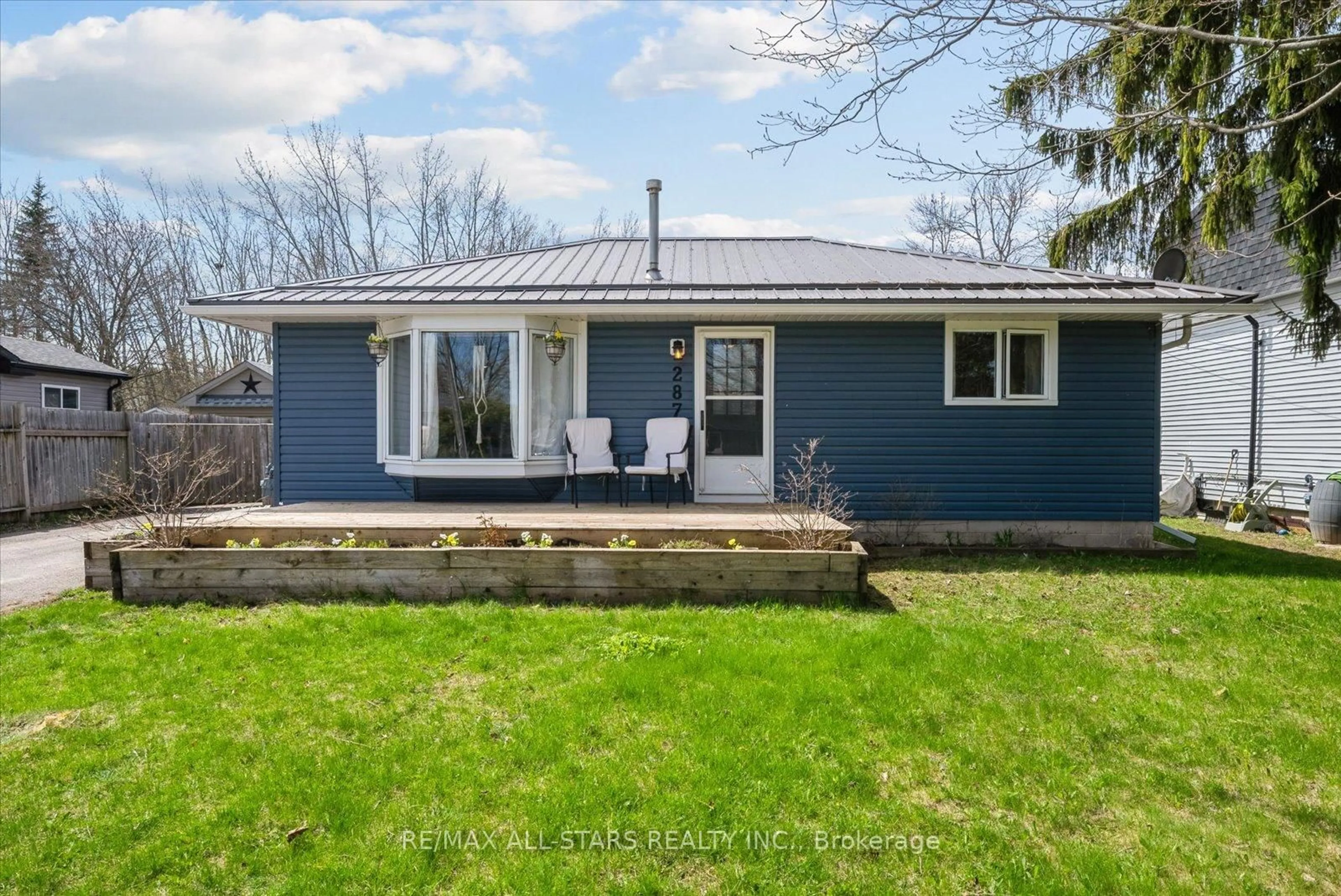 A pic from outside/outdoor area/front of a property/back of a property/a pic from drone, street for 287 Church St, Brock Ontario L0K 1A0