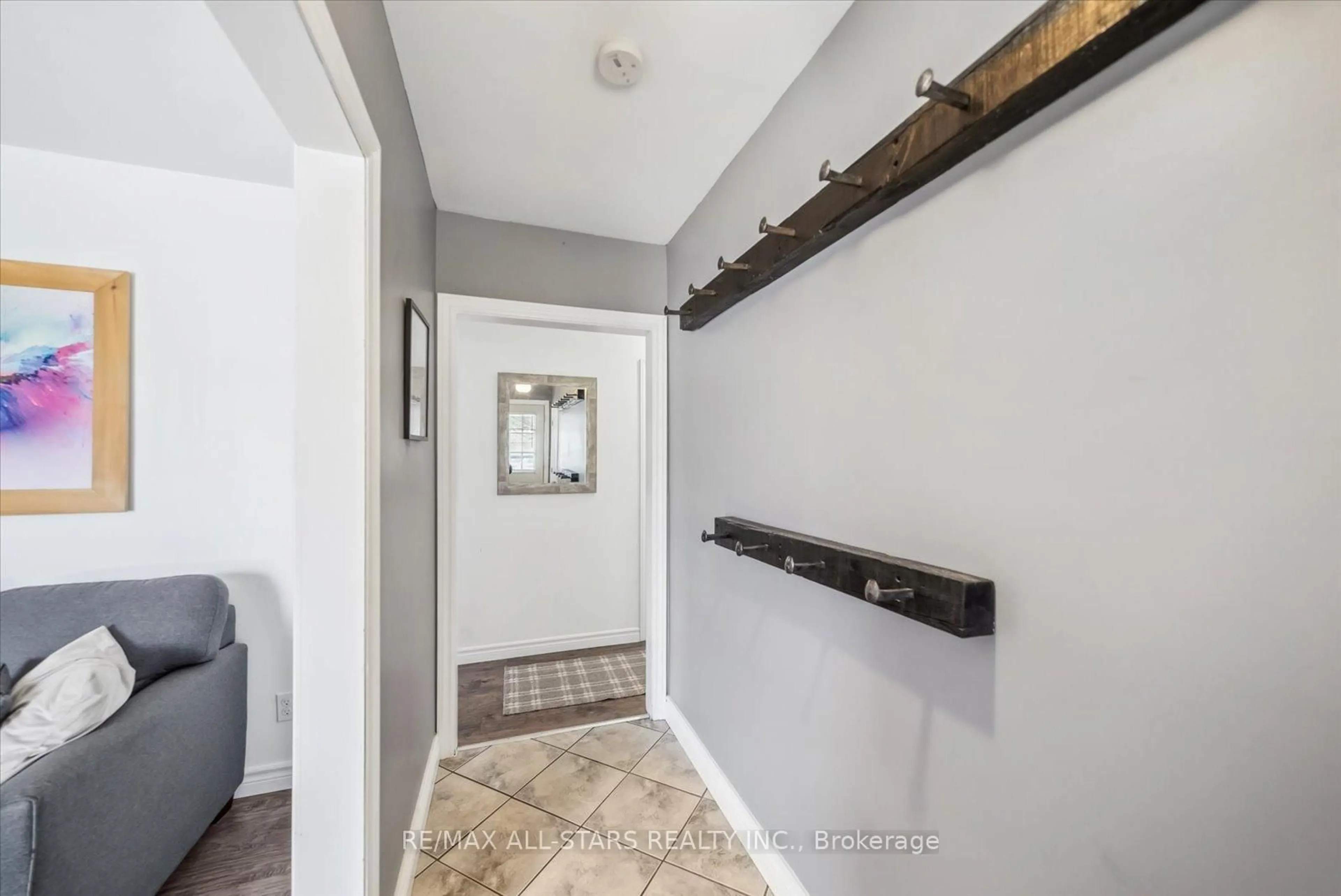 Indoor entryway for 287 Church St, Brock Ontario L0K 1A0