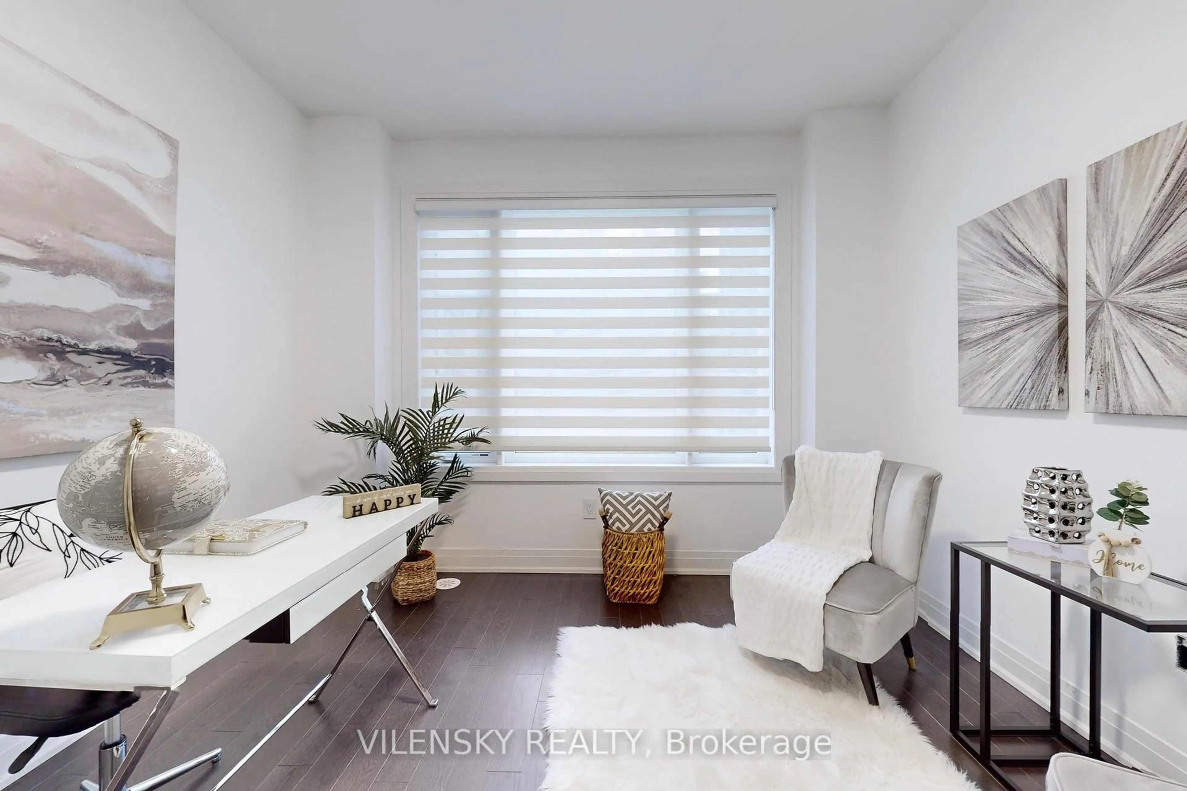 Living room with furniture, floor is not visible for 24 Bennington Rd, Newmarket Ontario L3X 3L8