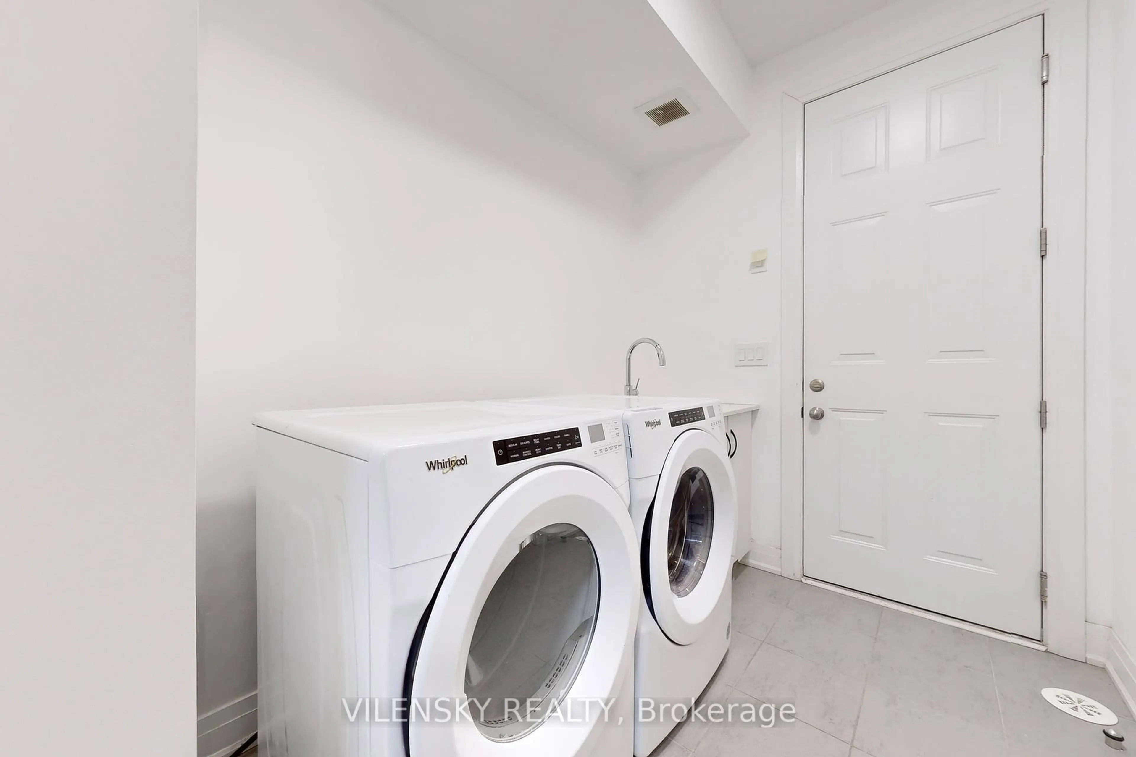 Laundry room for 24 Bennington Rd, Newmarket Ontario L3X 3L8