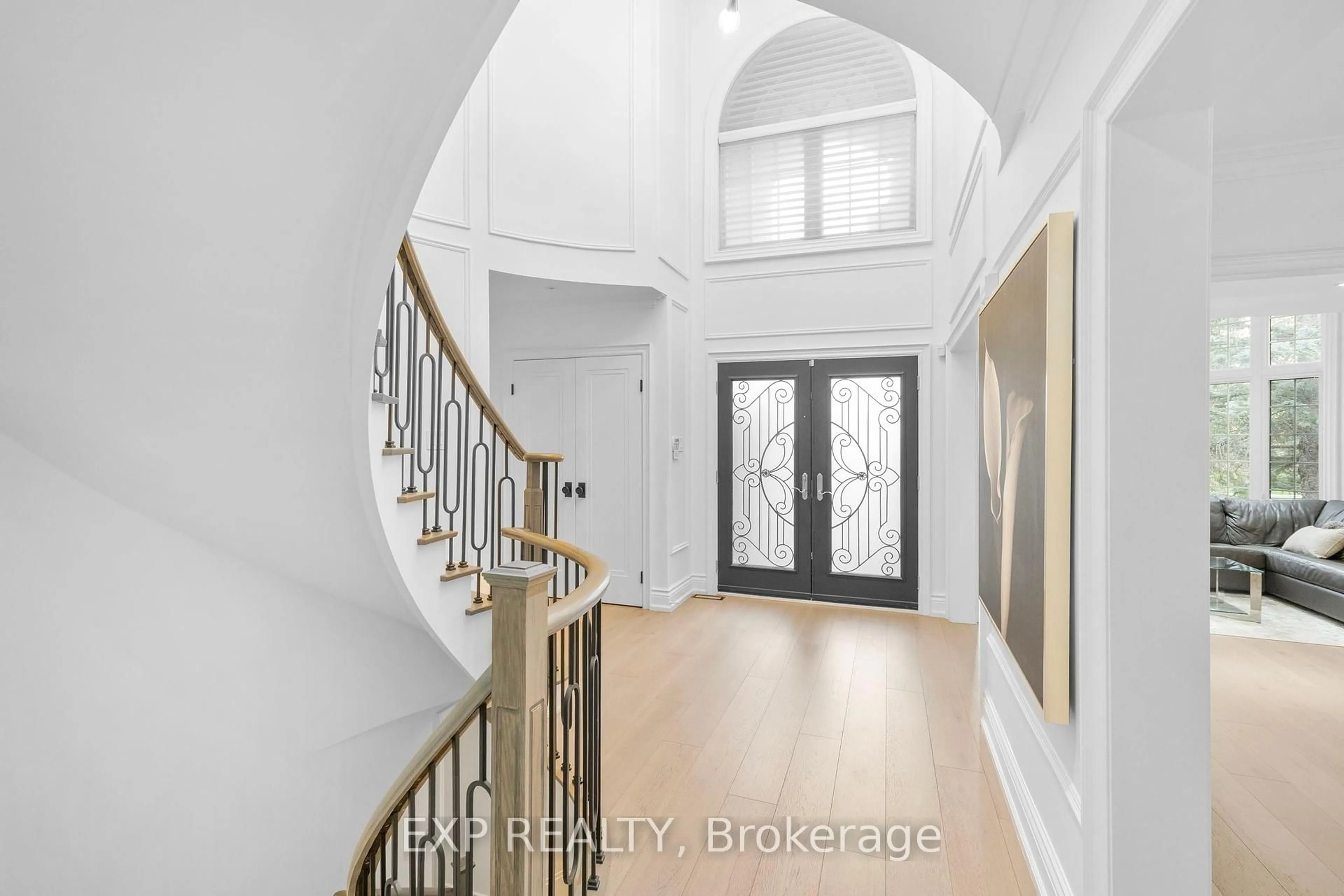Indoor entryway for 289 Westridge Dr, Vaughan Ontario L0J 1C0