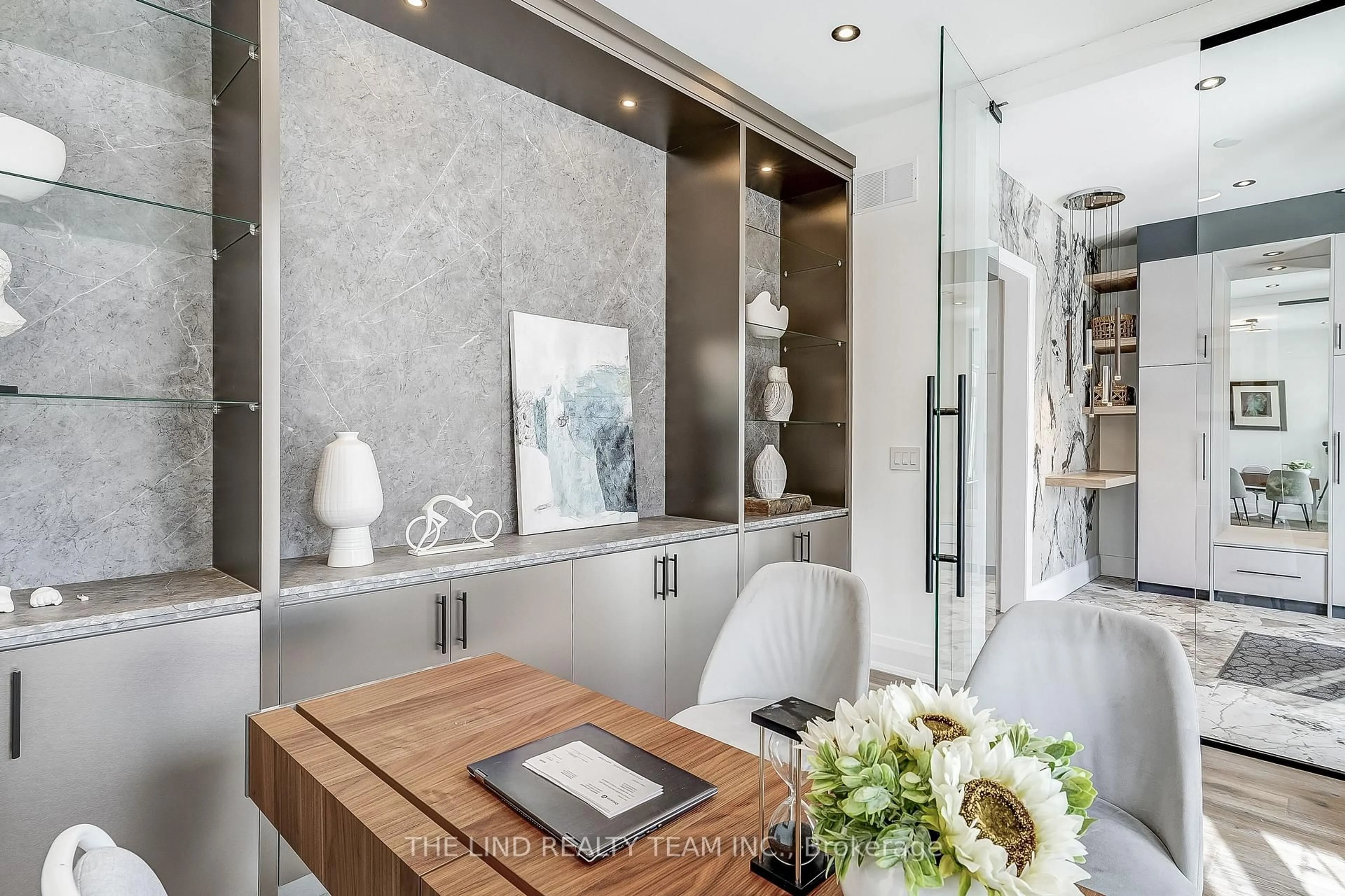 Contemporary bathroom, ceramic/tile floor for 140 Temperance St, Aurora Ontario L4G 2R4