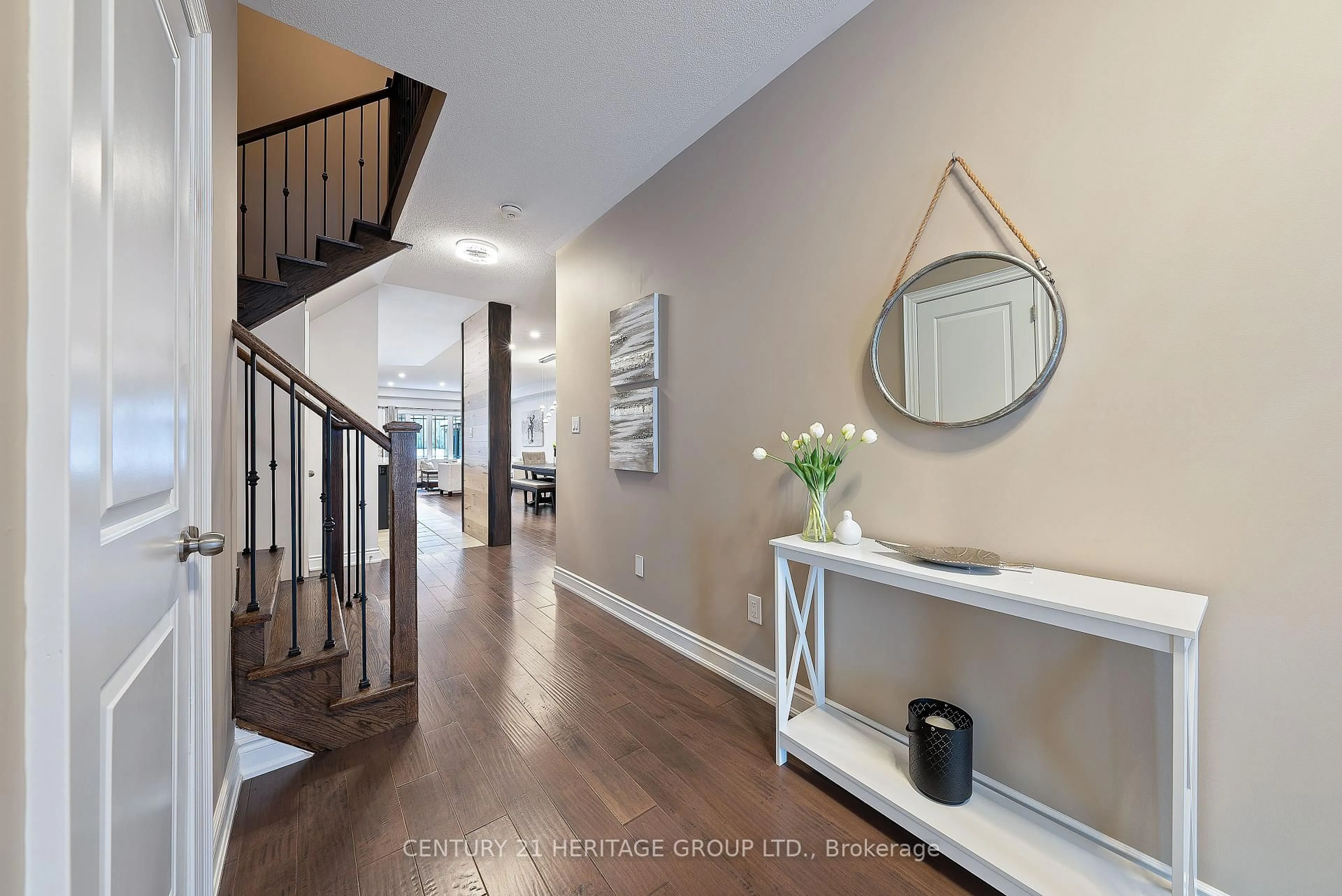 Indoor entryway for 159 Chelsea Cres, Bradford West Gwillimbury Ontario L3Z 0J8