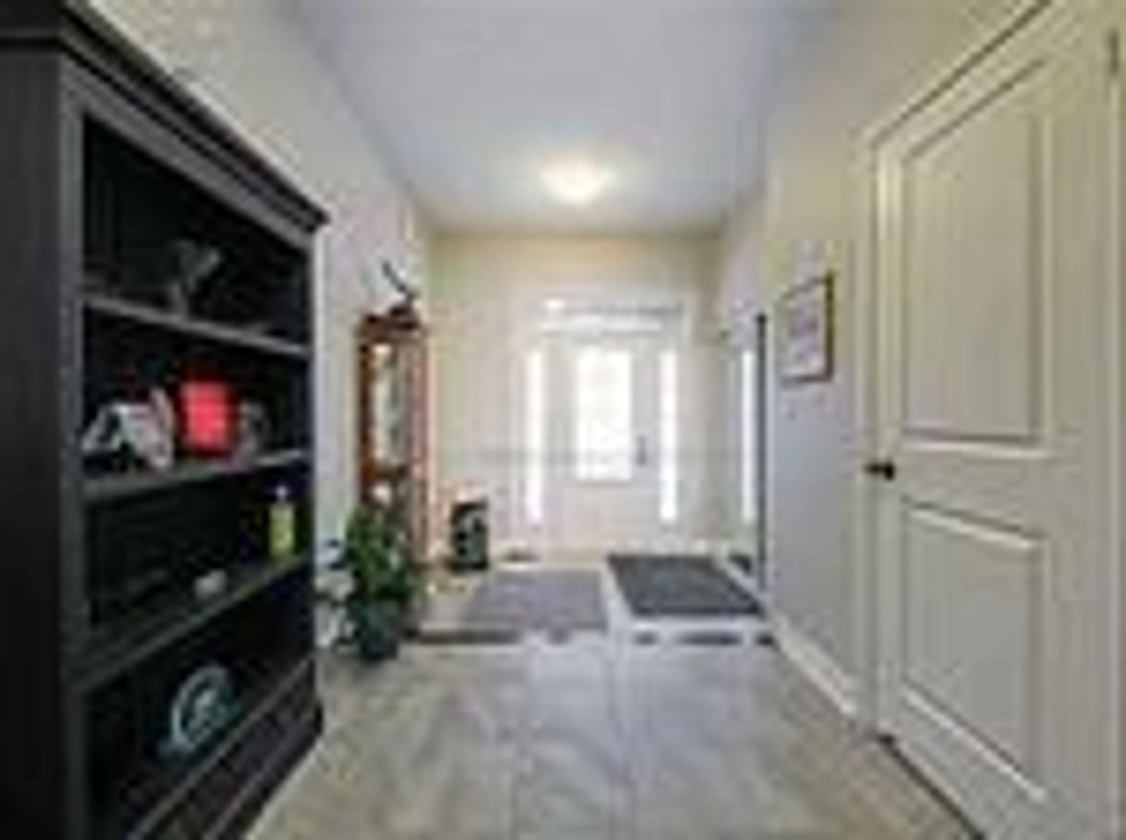 Indoor entryway for 72 TREETOPS Blvd, New Tecumseth Ontario L9R 0L9