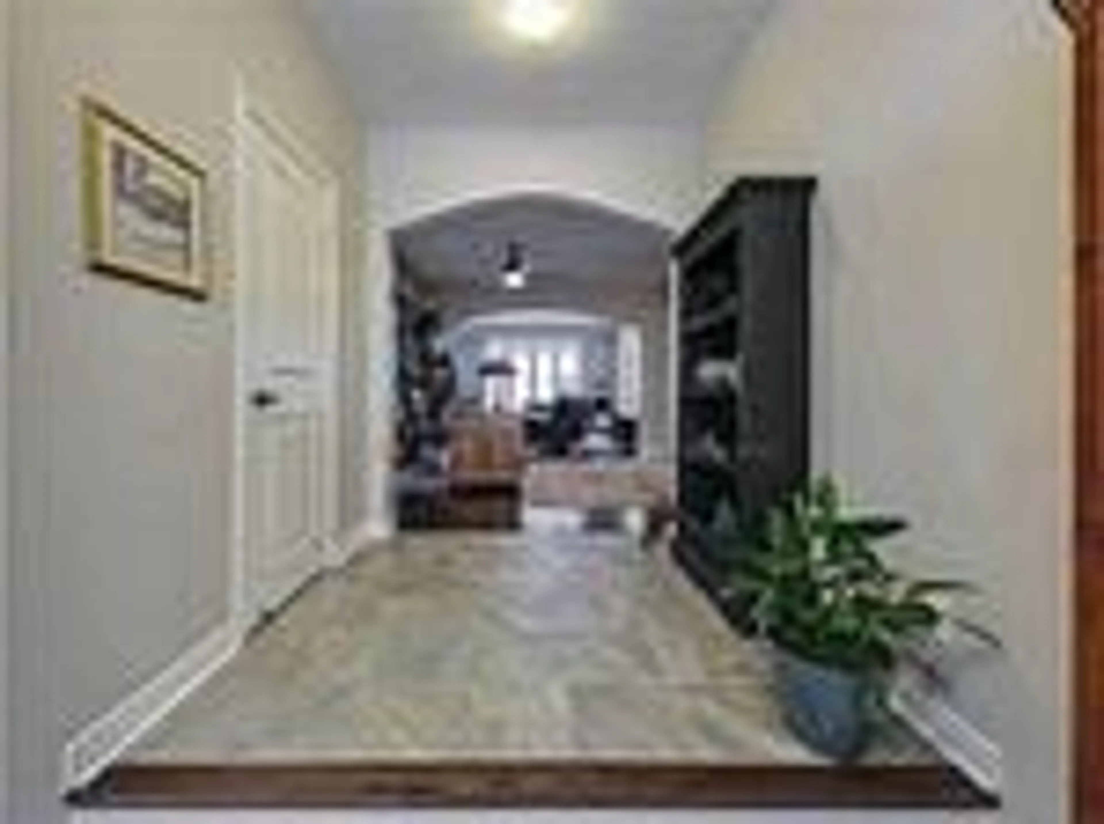 Indoor foyer for 72 TREETOPS Blvd, New Tecumseth Ontario L9R 0L9