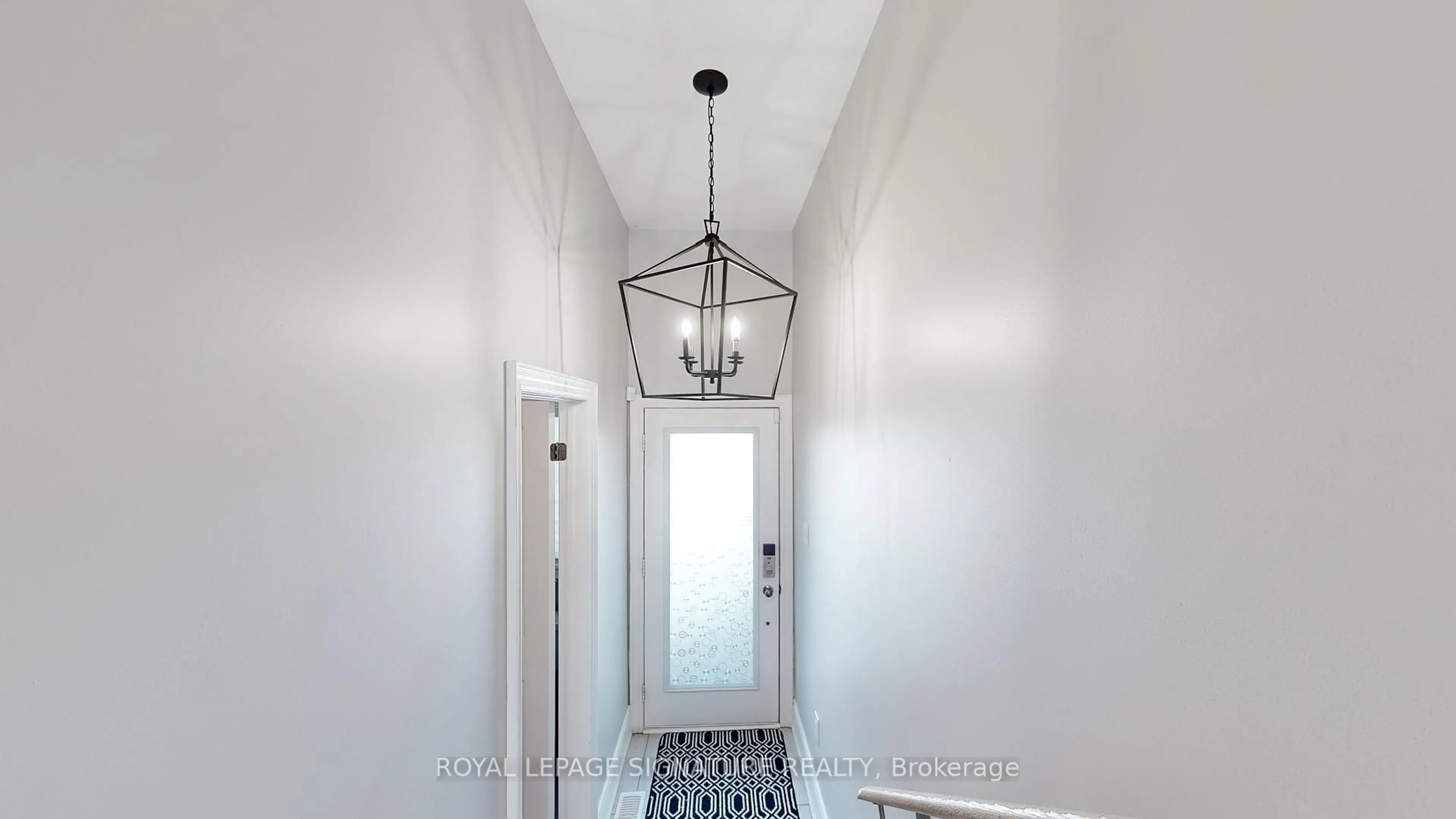 Indoor entryway for 57 Drover Circ, Whitchurch-Stouffville Ontario L4A 4X2