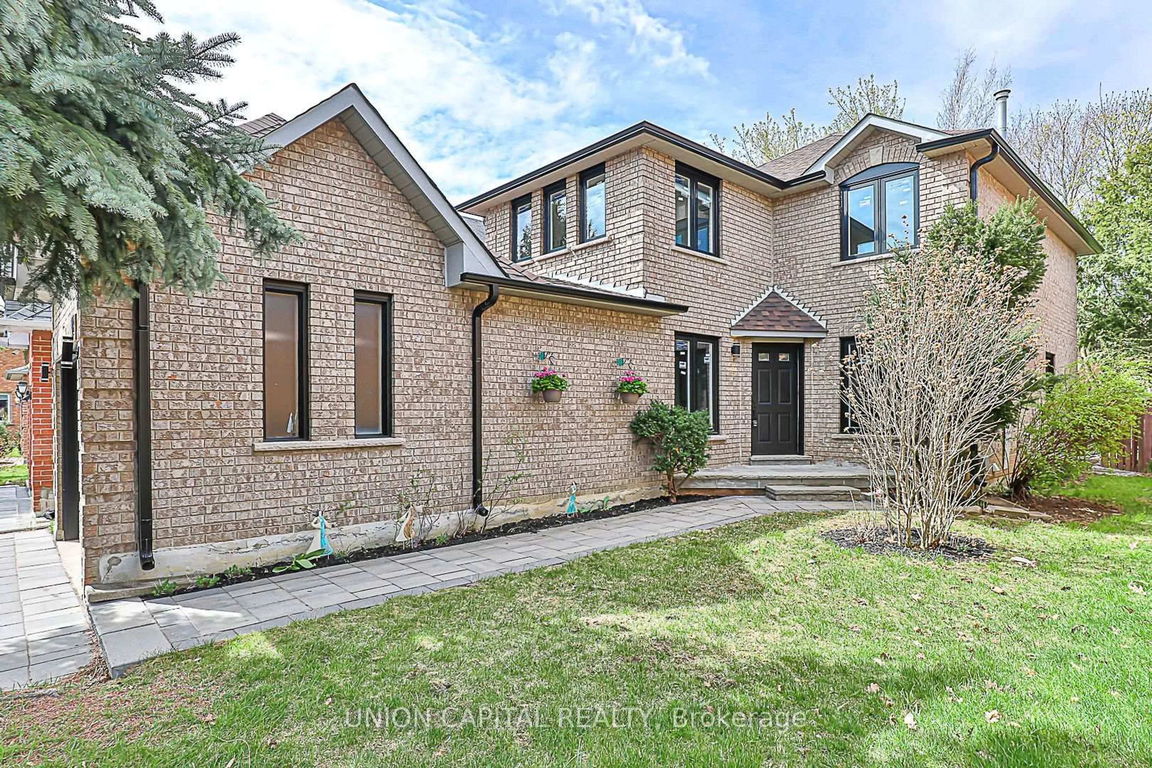 Home with brick exterior material, street for 11 Newmill Cres, Richmond Hill Ontario L4C 9T7