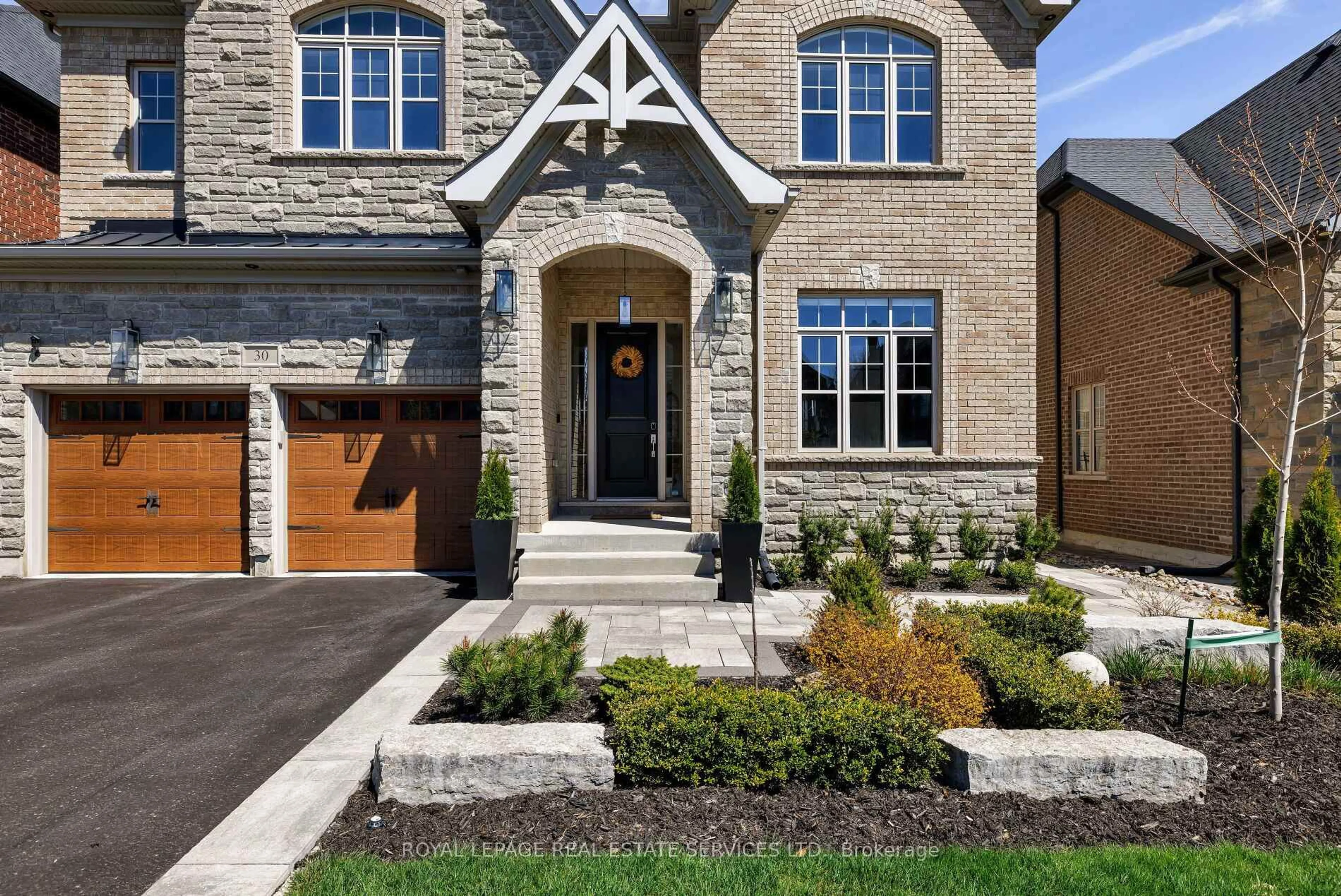 Home with brick exterior material, street for 30 Britnell Crt, King Ontario L7B 0P2