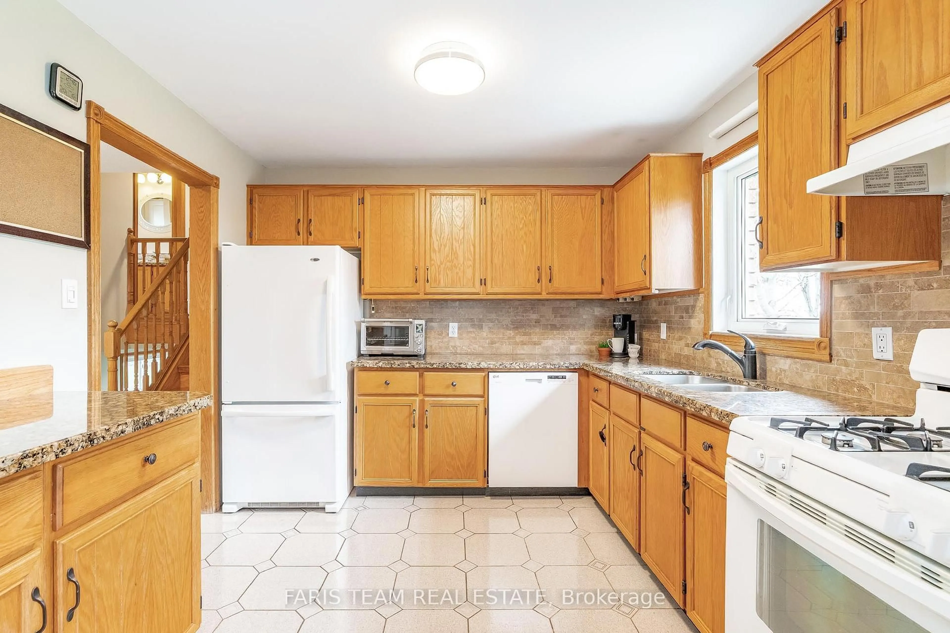 Standard kitchen, unknown for 856 Church Dr, Innisfil Ontario L0L 1K0