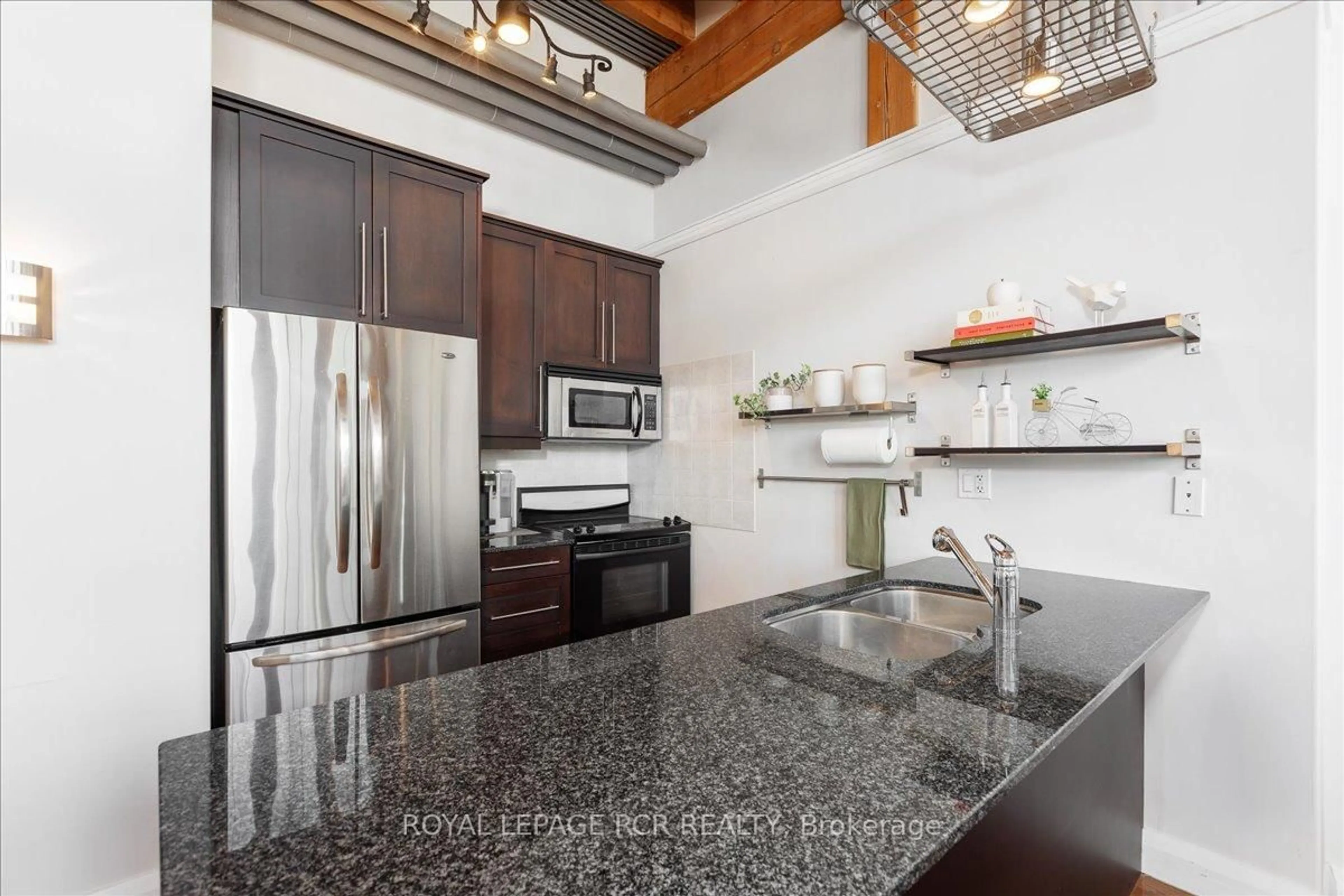 Contemporary kitchen, ceramic/tile floor for 543 Timothy St #210, Newmarket Ontario L3Y 1R1