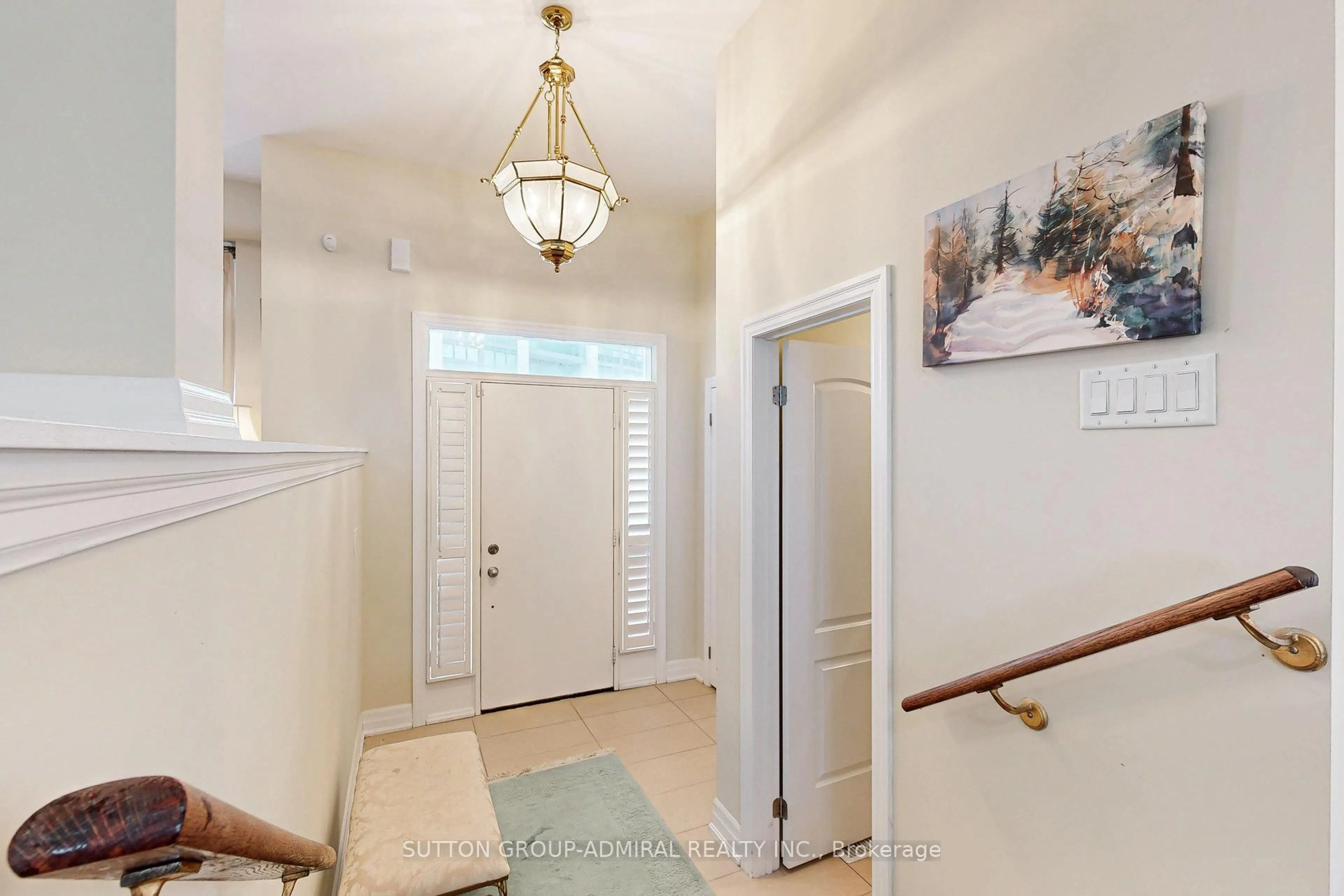 Indoor entryway for 80 North Park Rd #16, Vaughan Ontario L4J 0G8